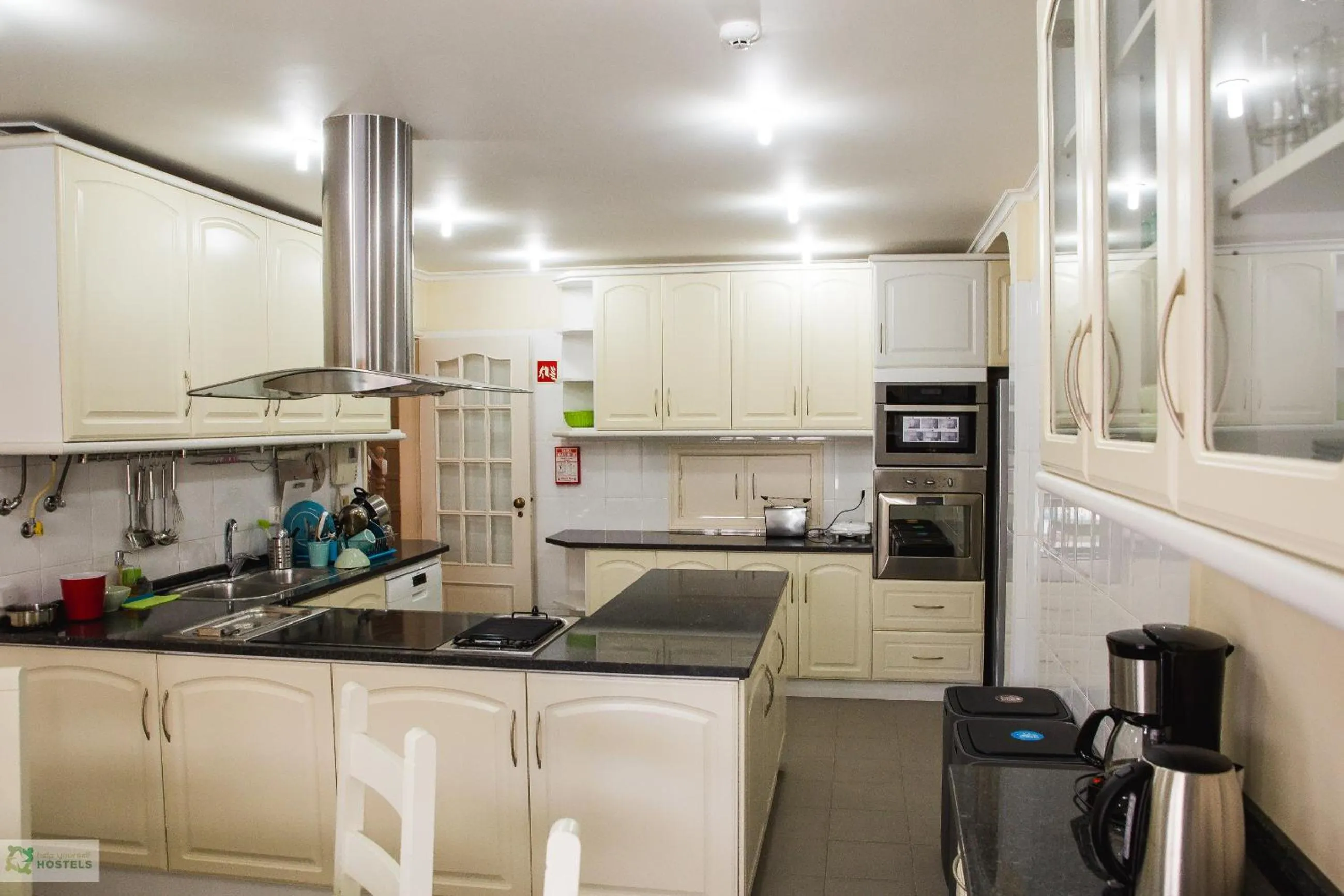 Coffee/tea facilities in Help Yourself Hostels - Carcavelos Coast