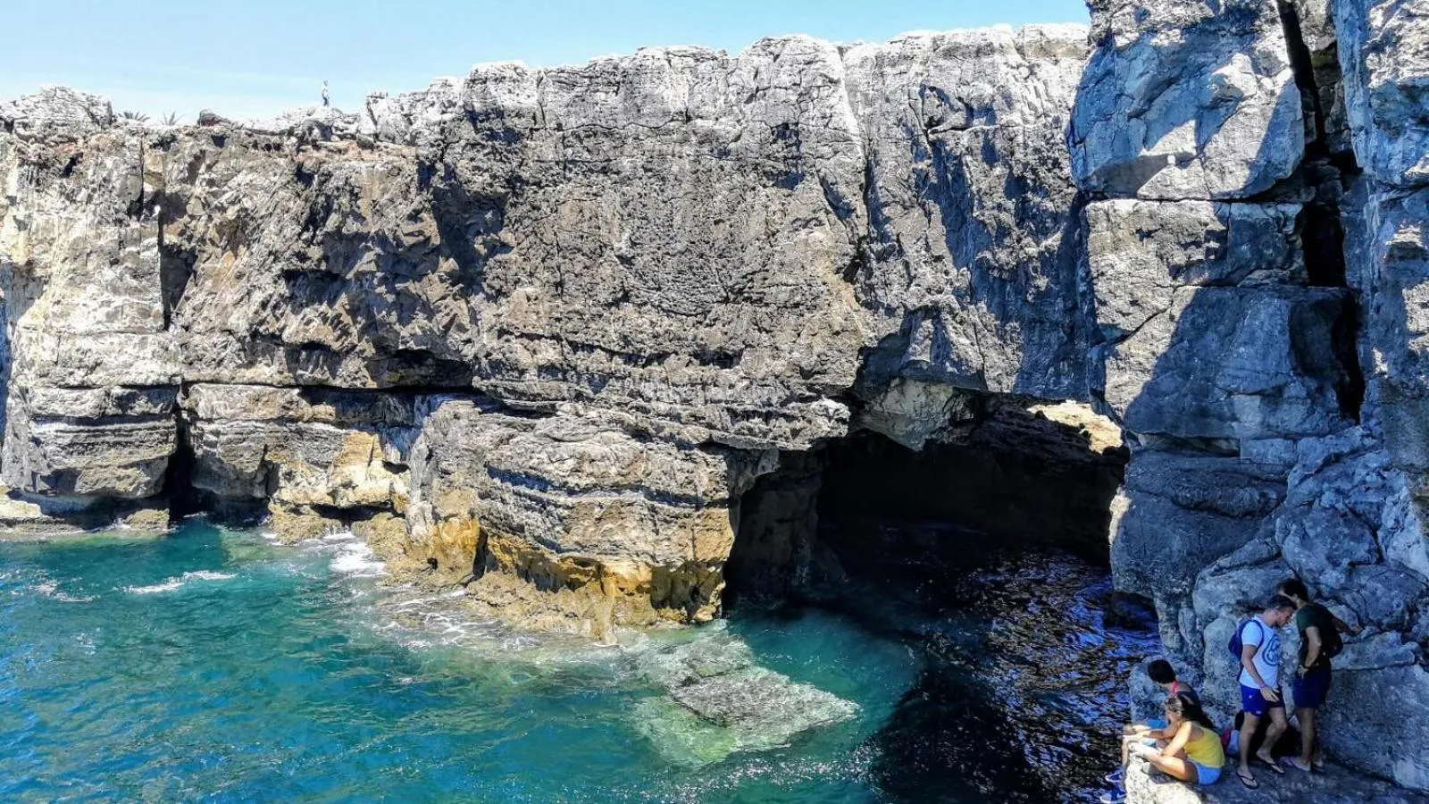 Nearby landmark in Help Yourself Hostels - Carcavelos Coast