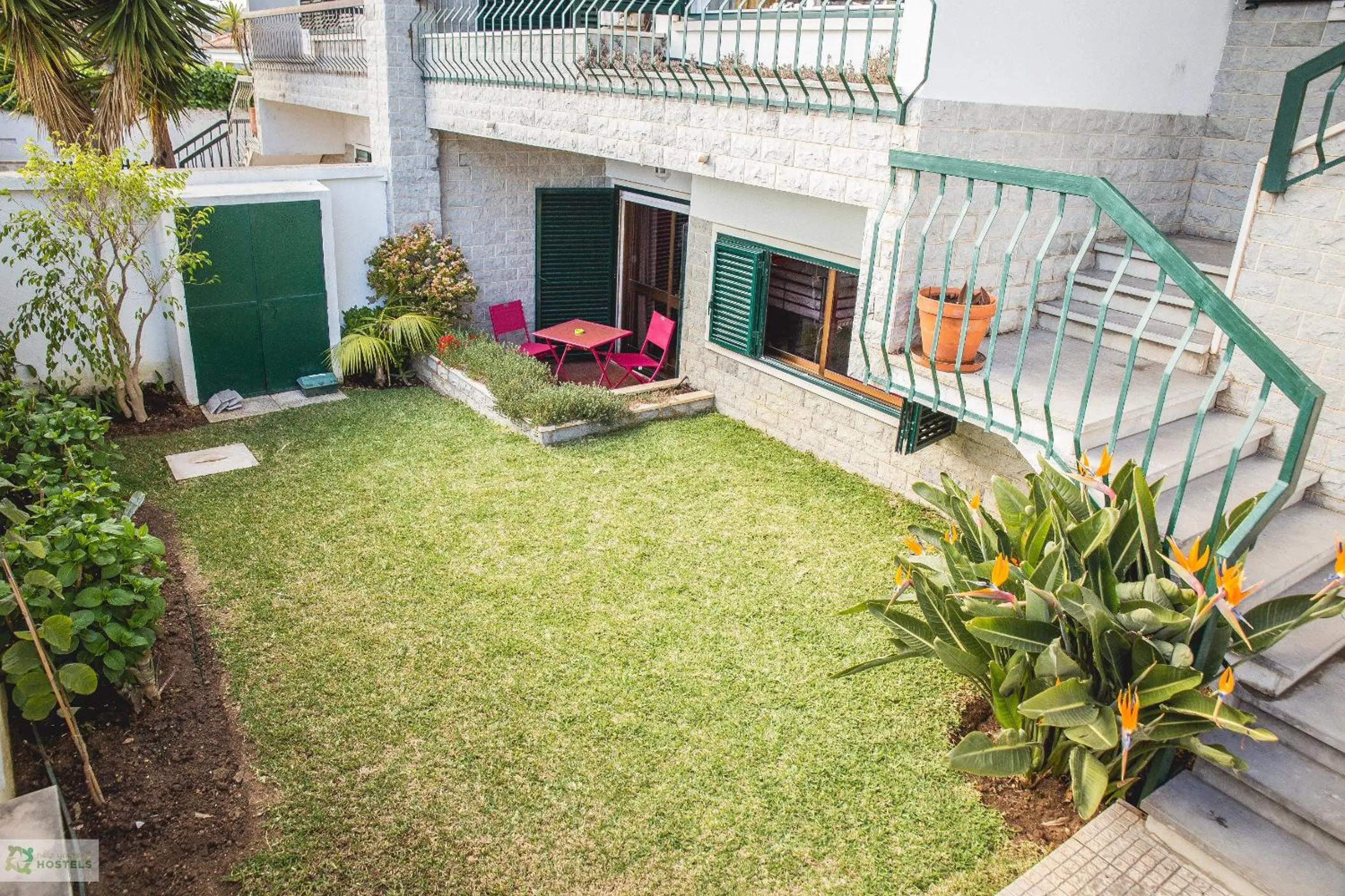 Garden in Help Yourself Hostels - Carcavelos Coast
