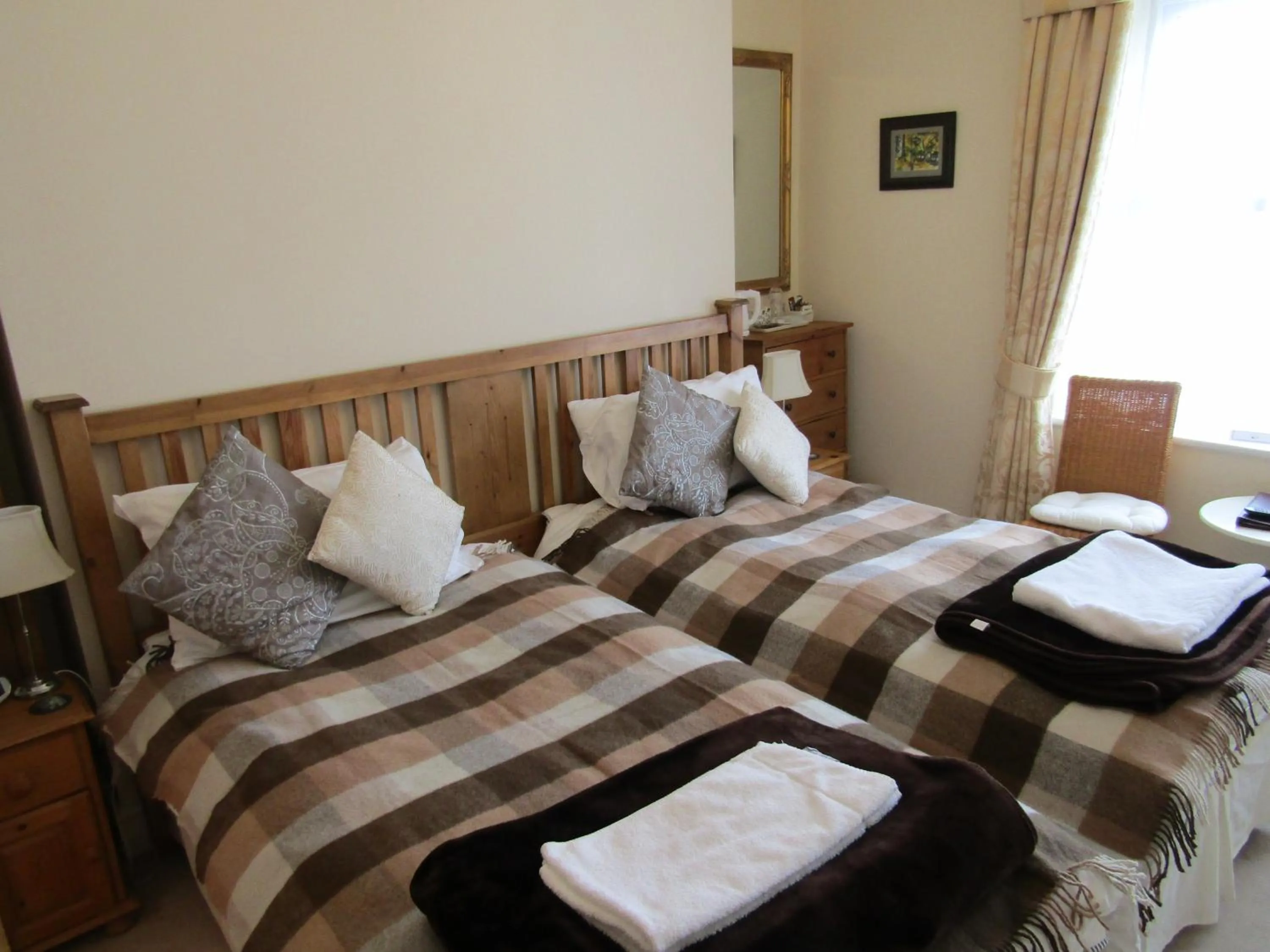 Photo of the whole room, Bed in Harringtons at 14