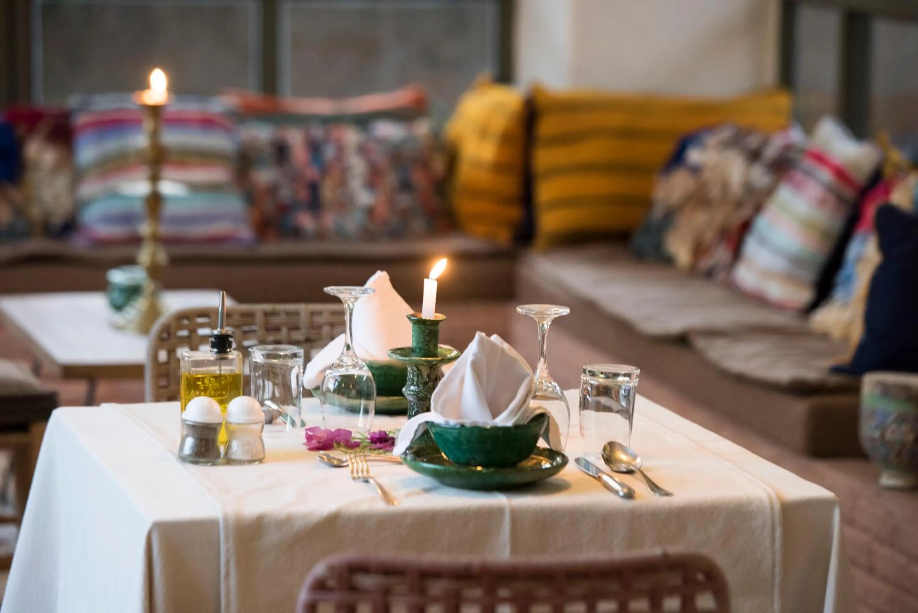 Restaurant/places to eat in Dar al Hossoun