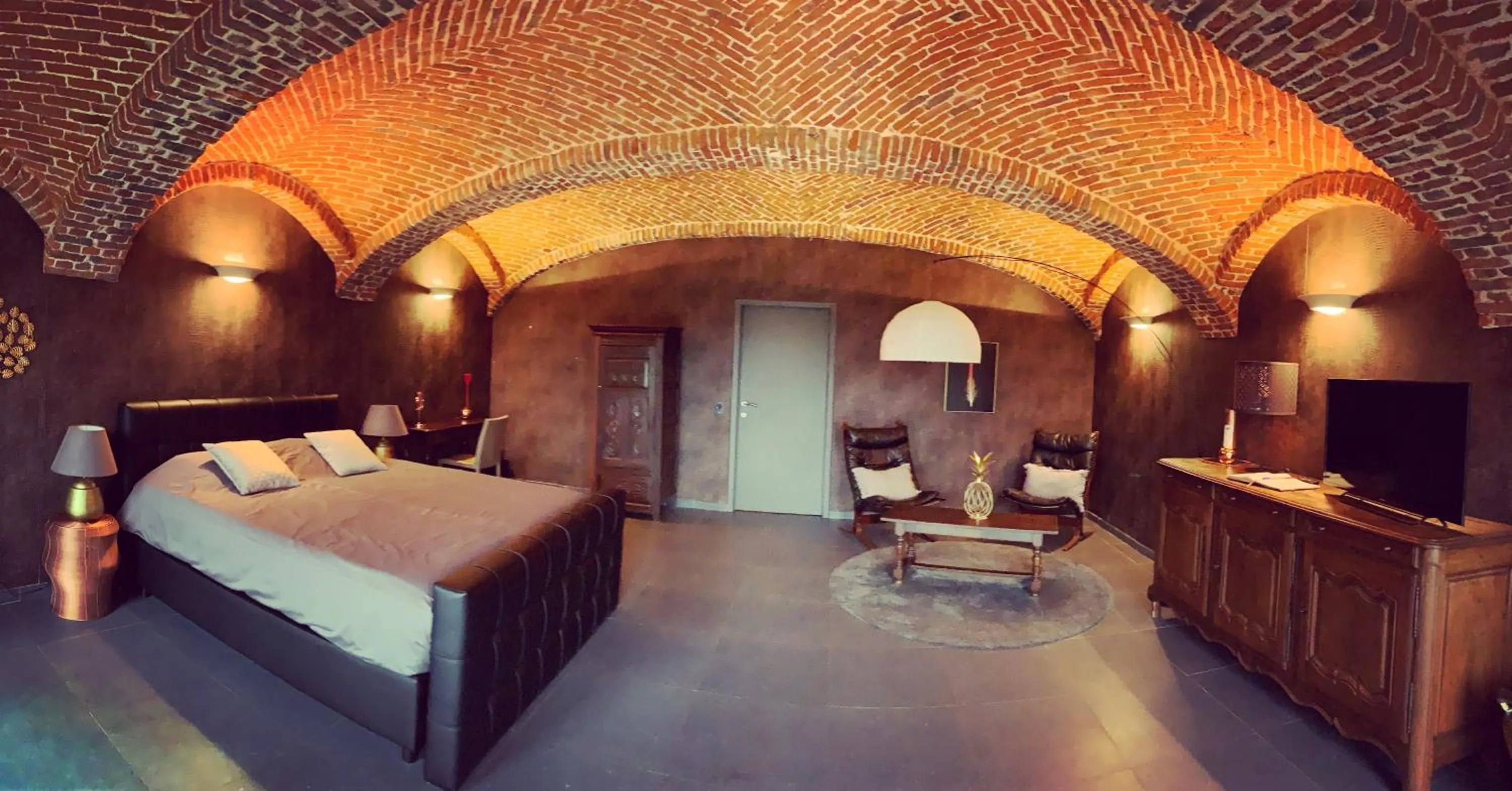 Bed in La Belle Étable