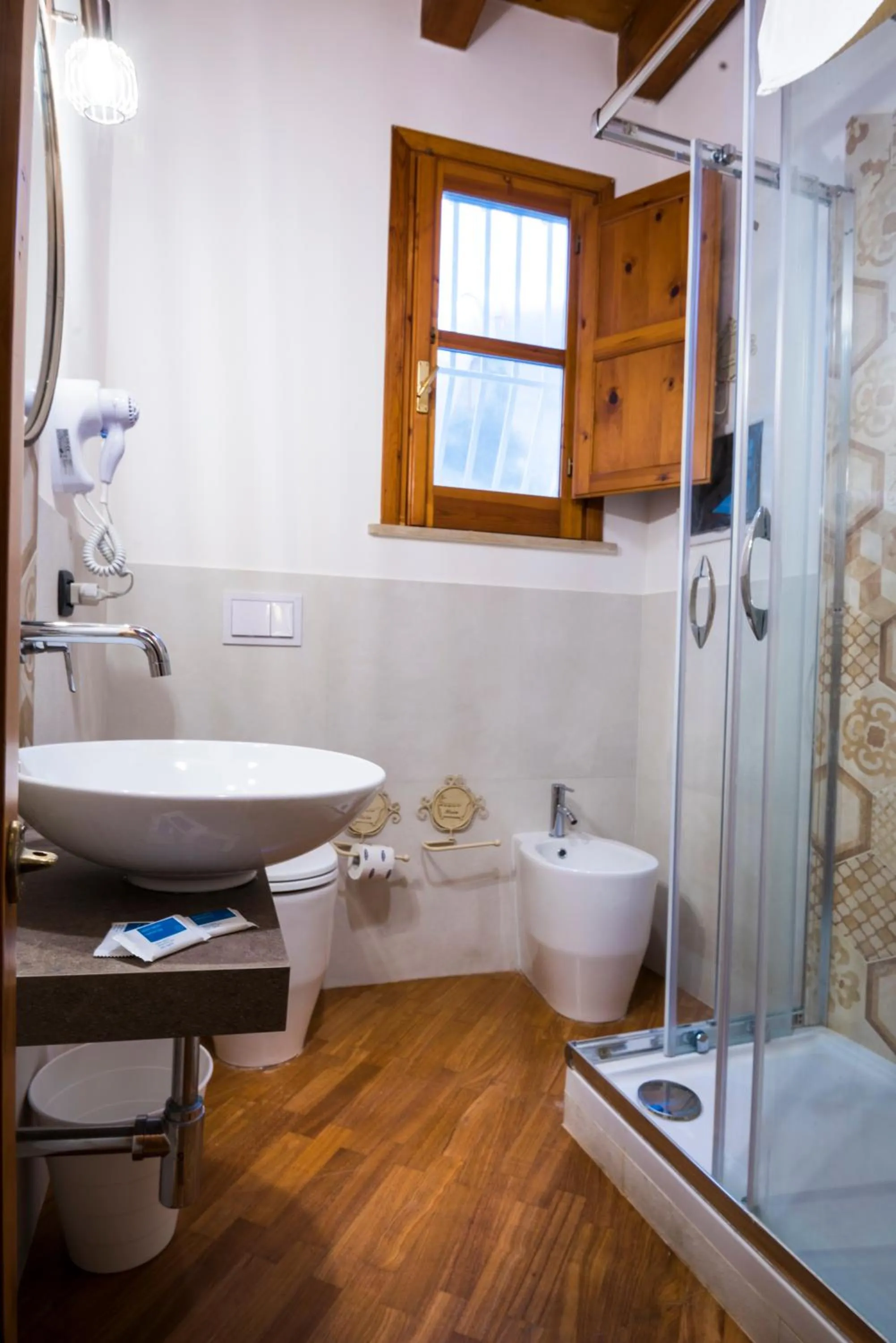 Bathroom in La Casa di Ilde al Duomo - Ortigia Holidays