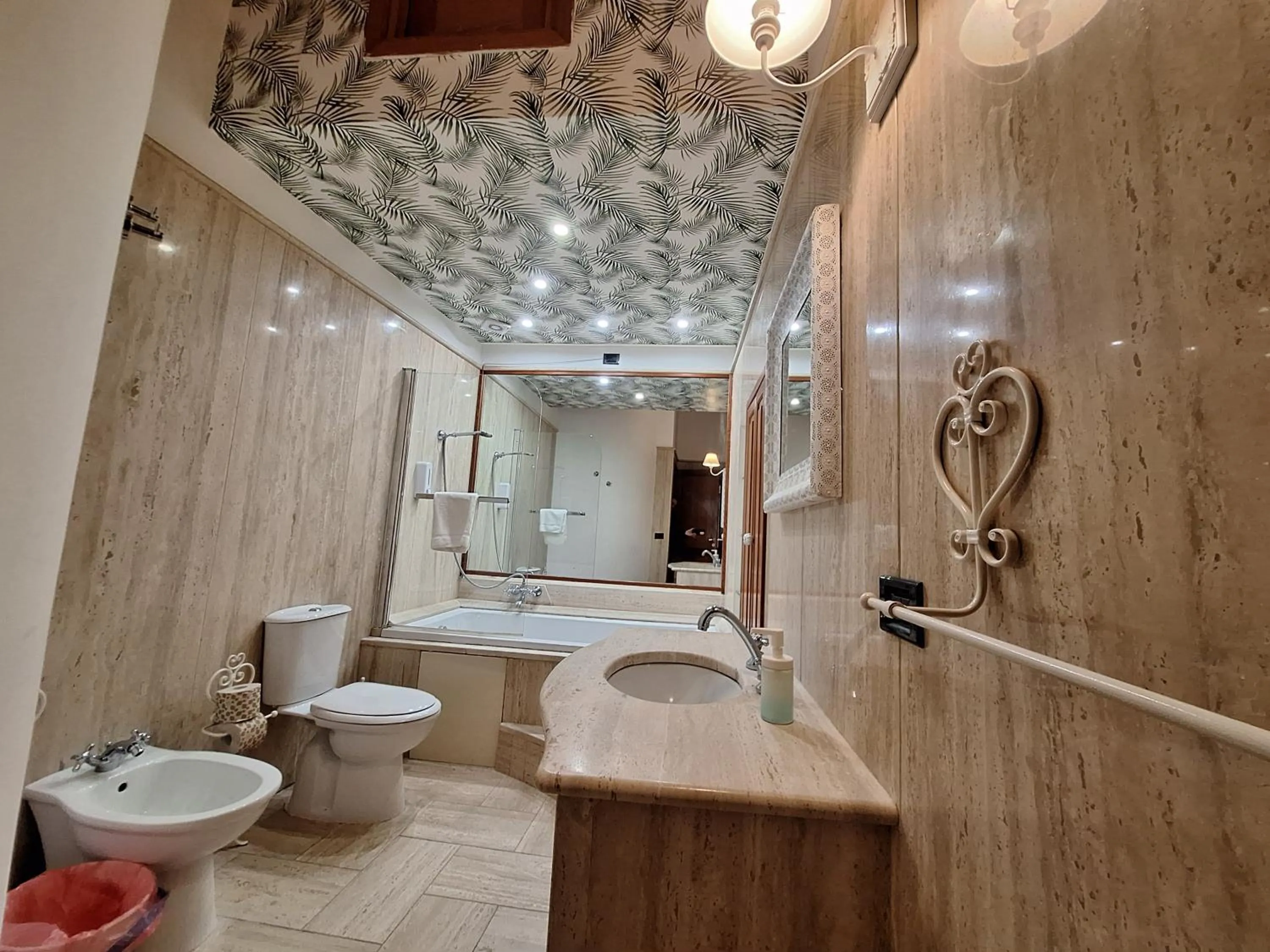 Bathroom in La Casa di Ilde al Duomo - Ortigia Holidays