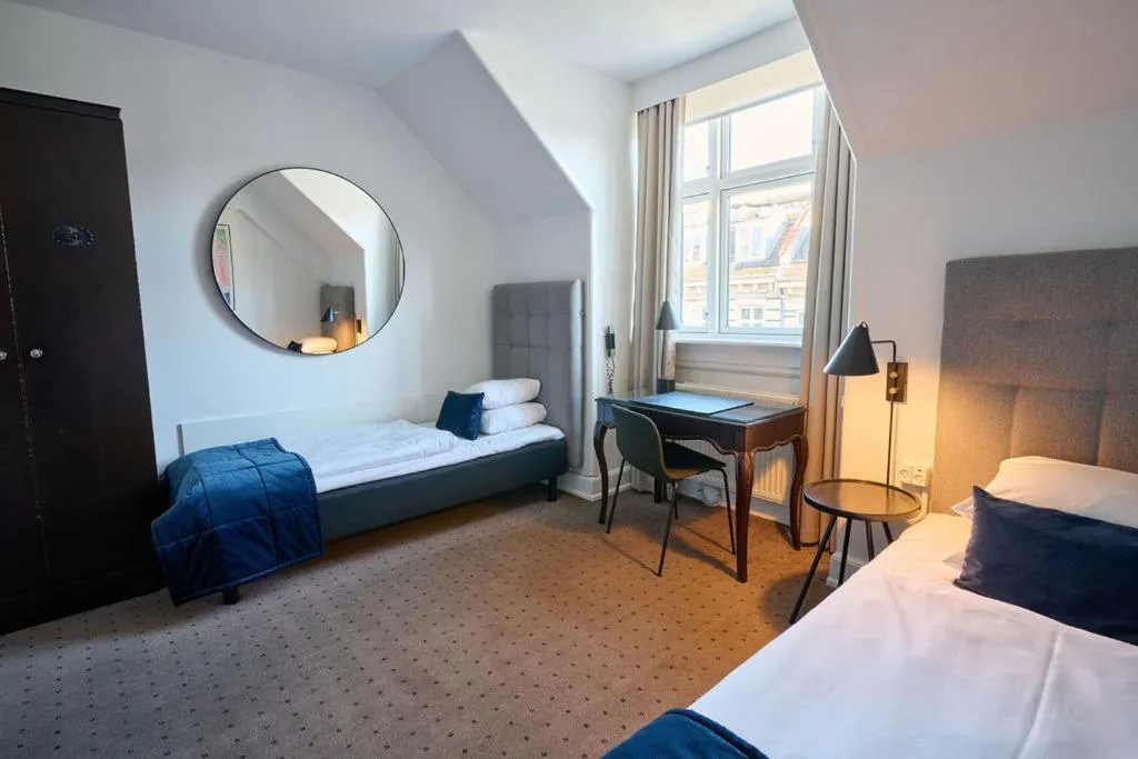 Bedroom, Bed in Best Western Hotel Hebron