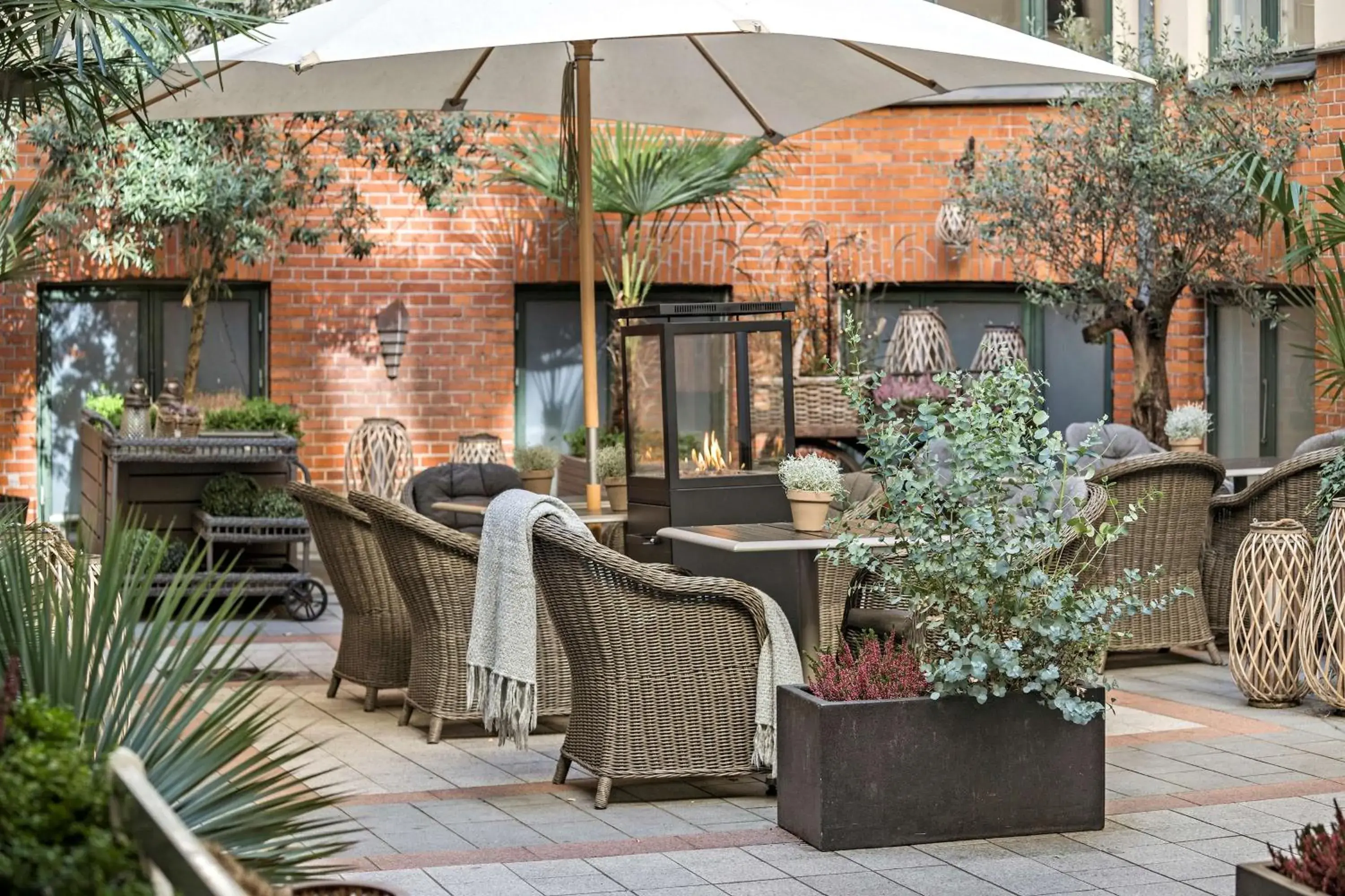Inner courtyard view in Best Western Hotel Hebron Inner courtyard view in Best Western Hotel Hebron