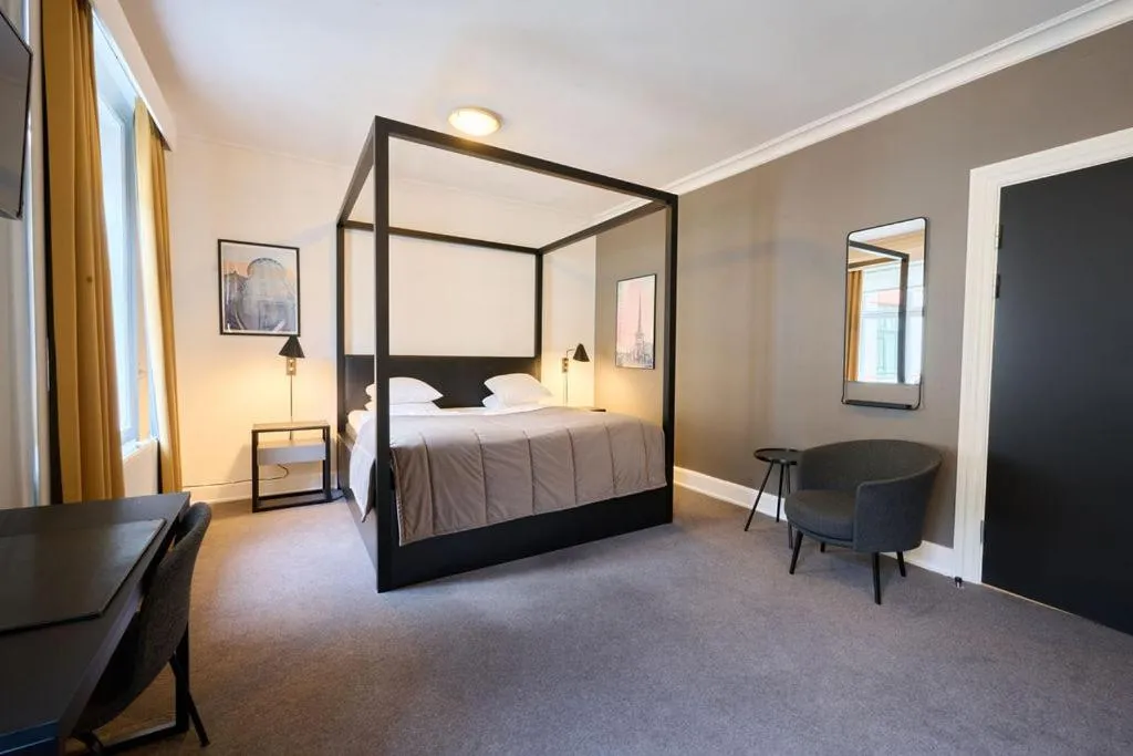 Bedroom, Bed in Best Western Hotel Hebron