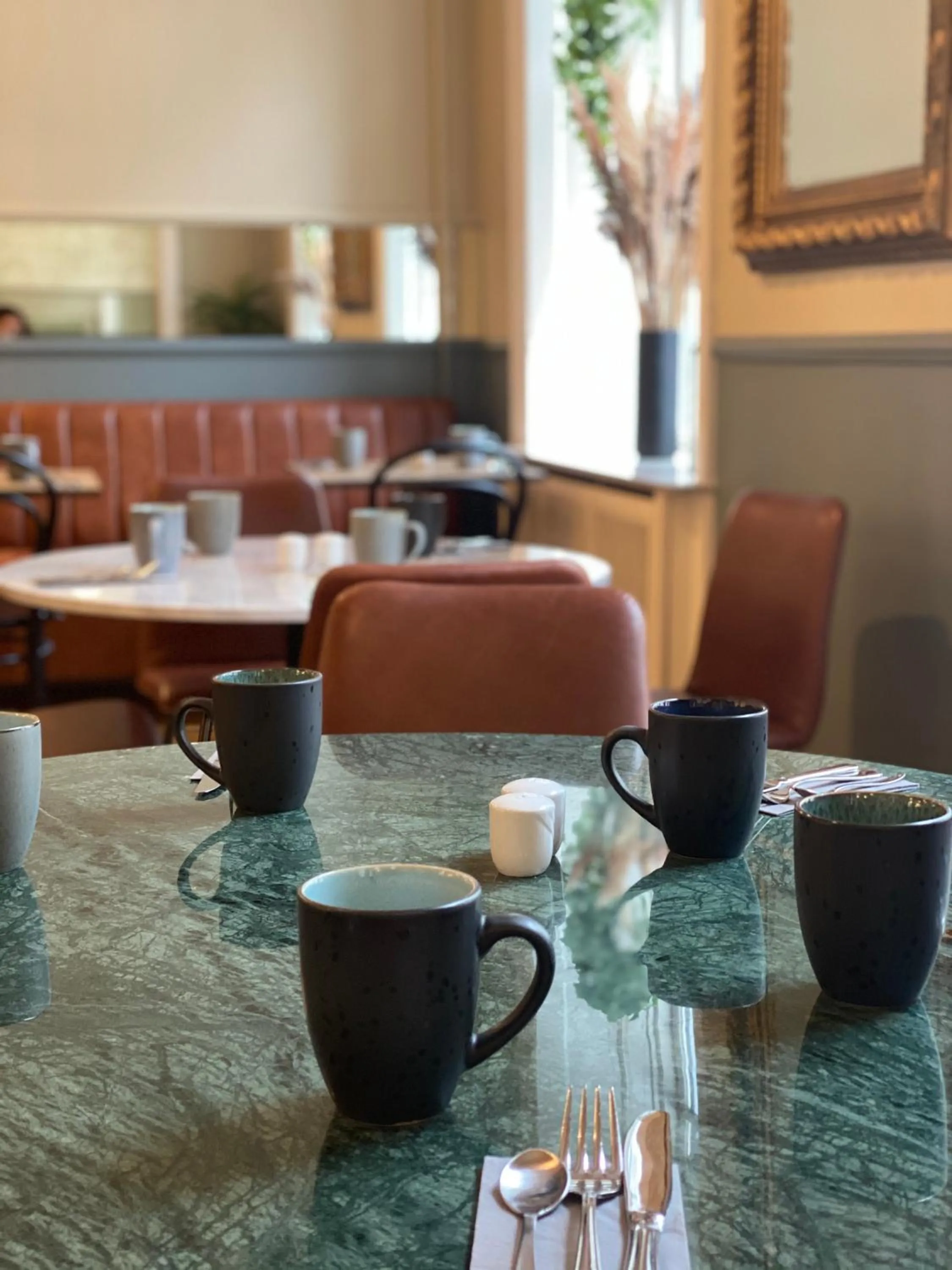 Restaurant/places to eat in Best Western Hotel Hebron