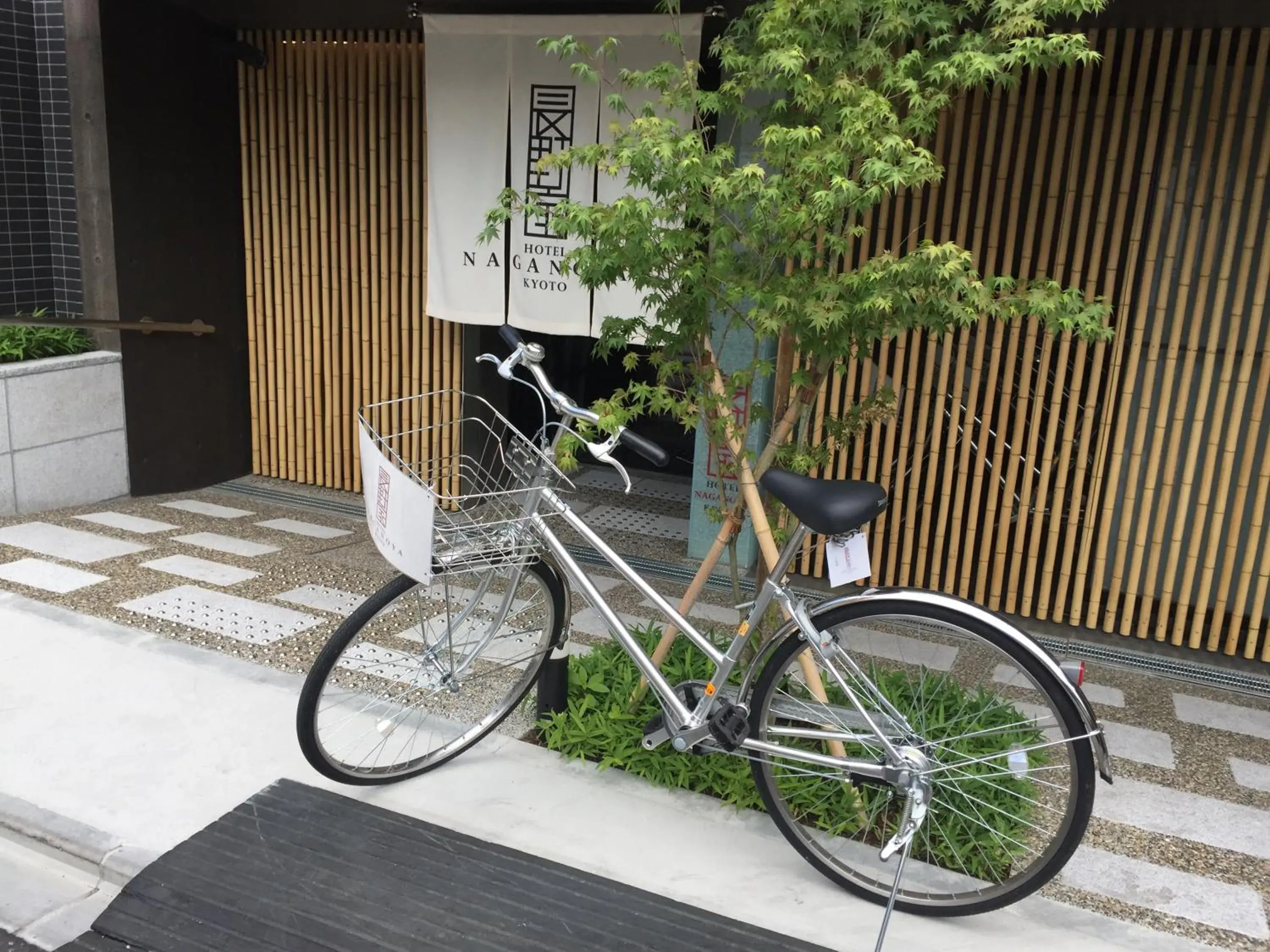 Facade/entrance in Naganoya Facade/entrance in Naganoya