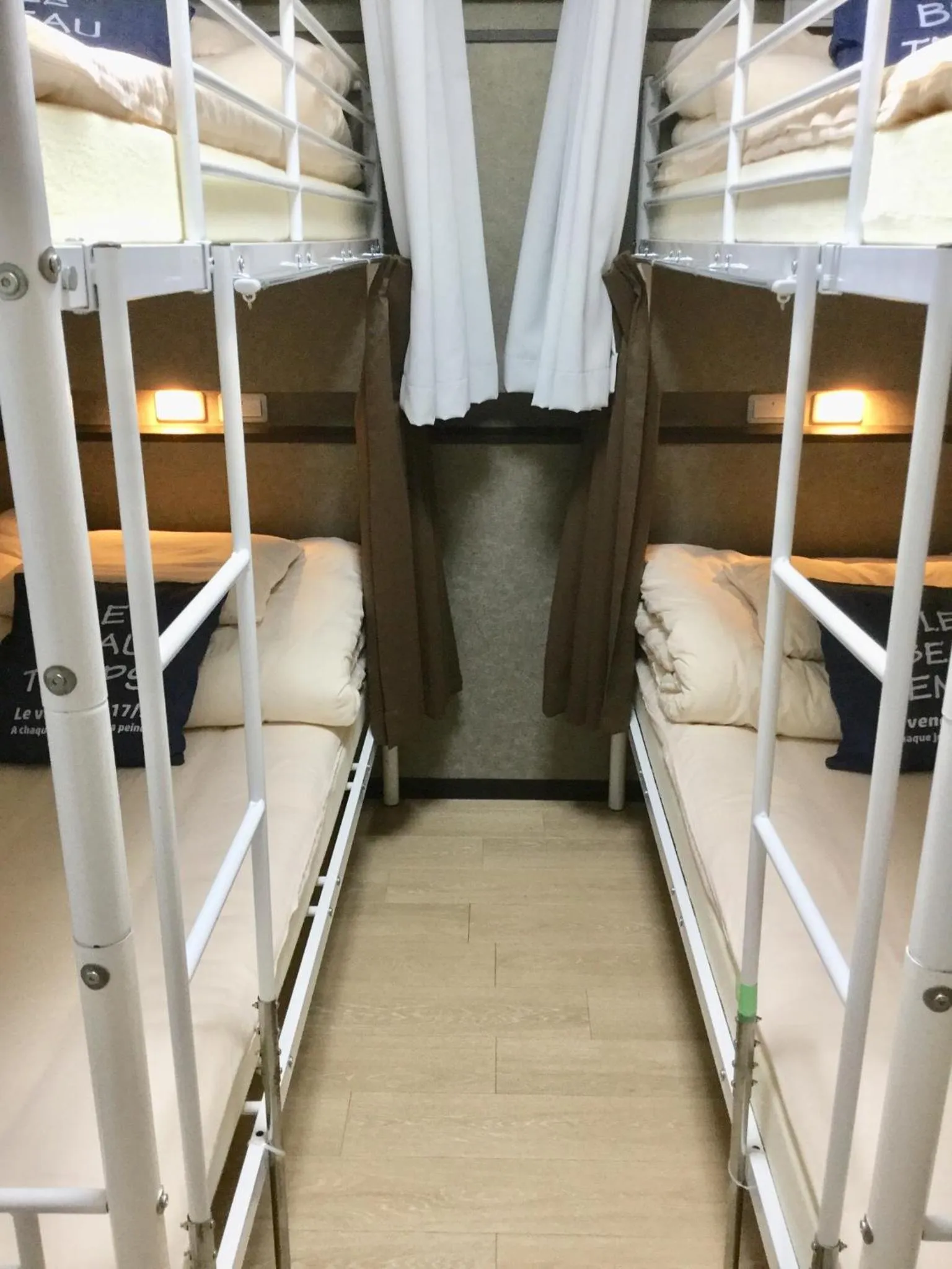 bunk bed, Bed in Keimei Guest House