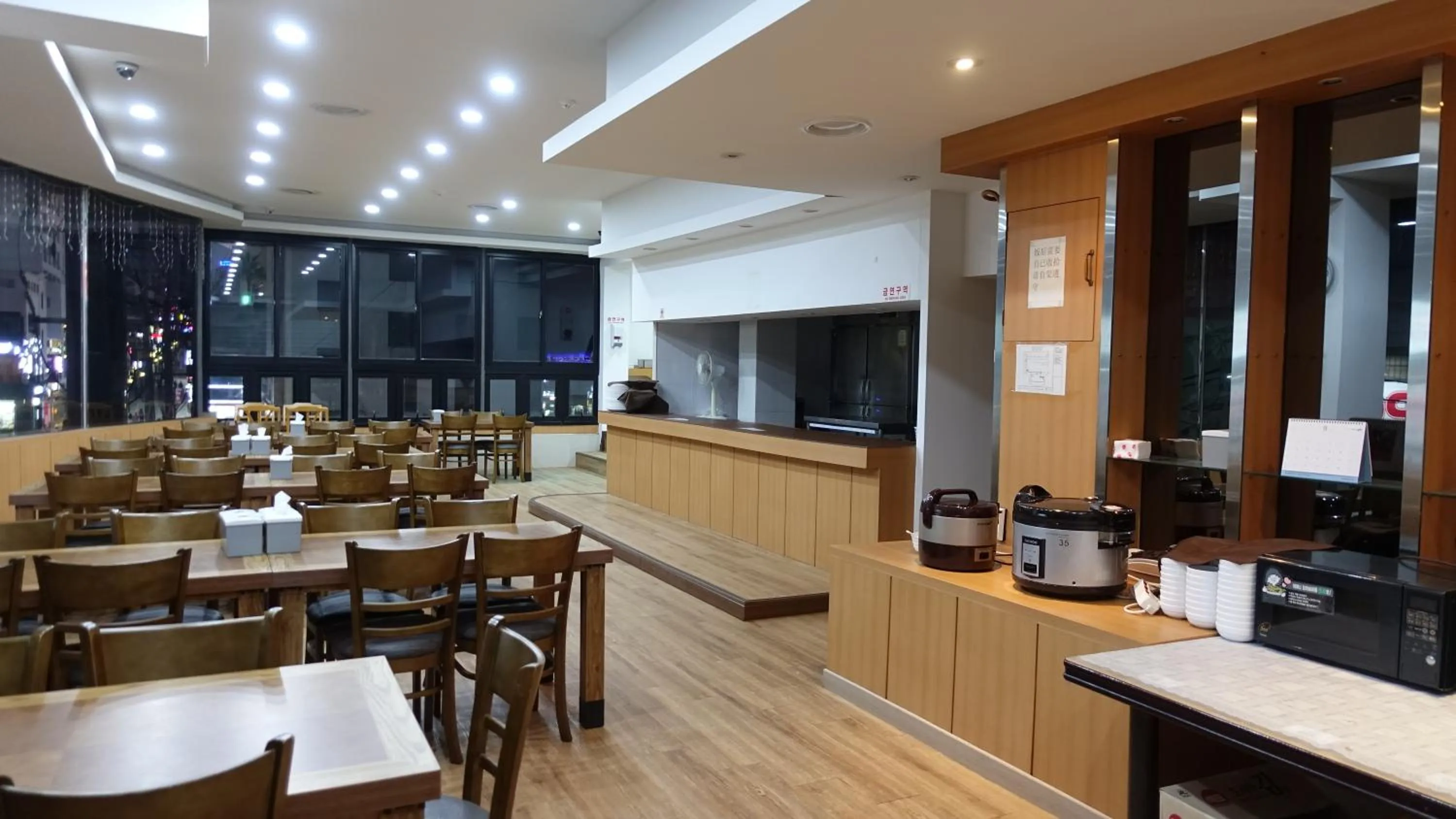 Area and facilities in Gallery Hotel BnB