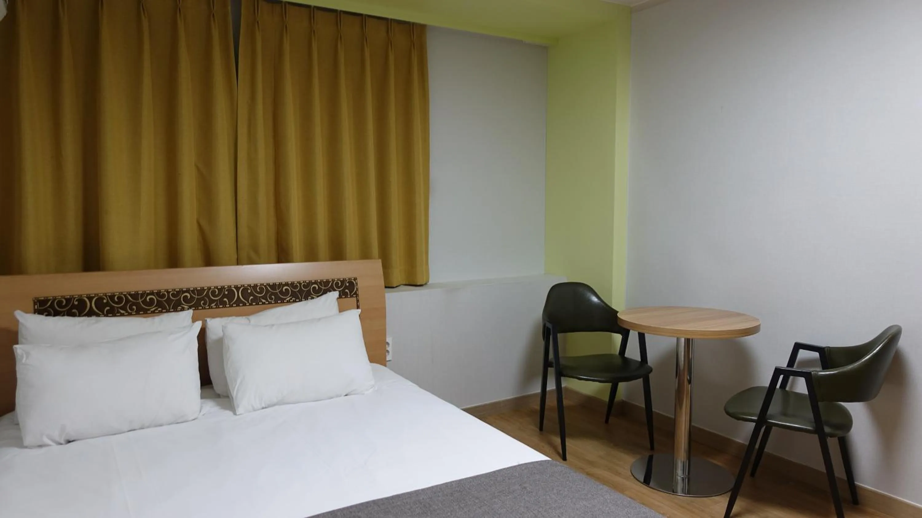 Photo of the whole room in Gallery Hotel BnB