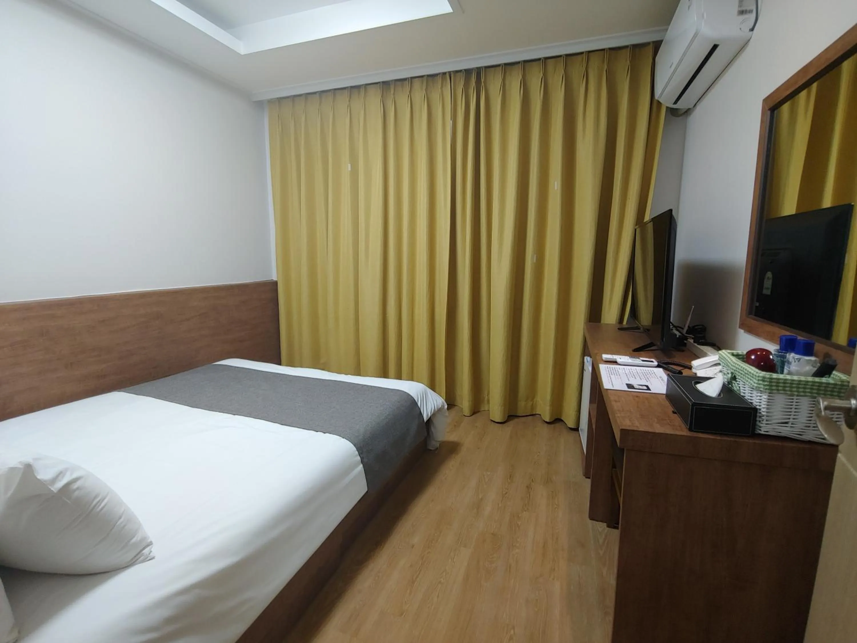 Photo of the whole room in Gallery Hotel BnB