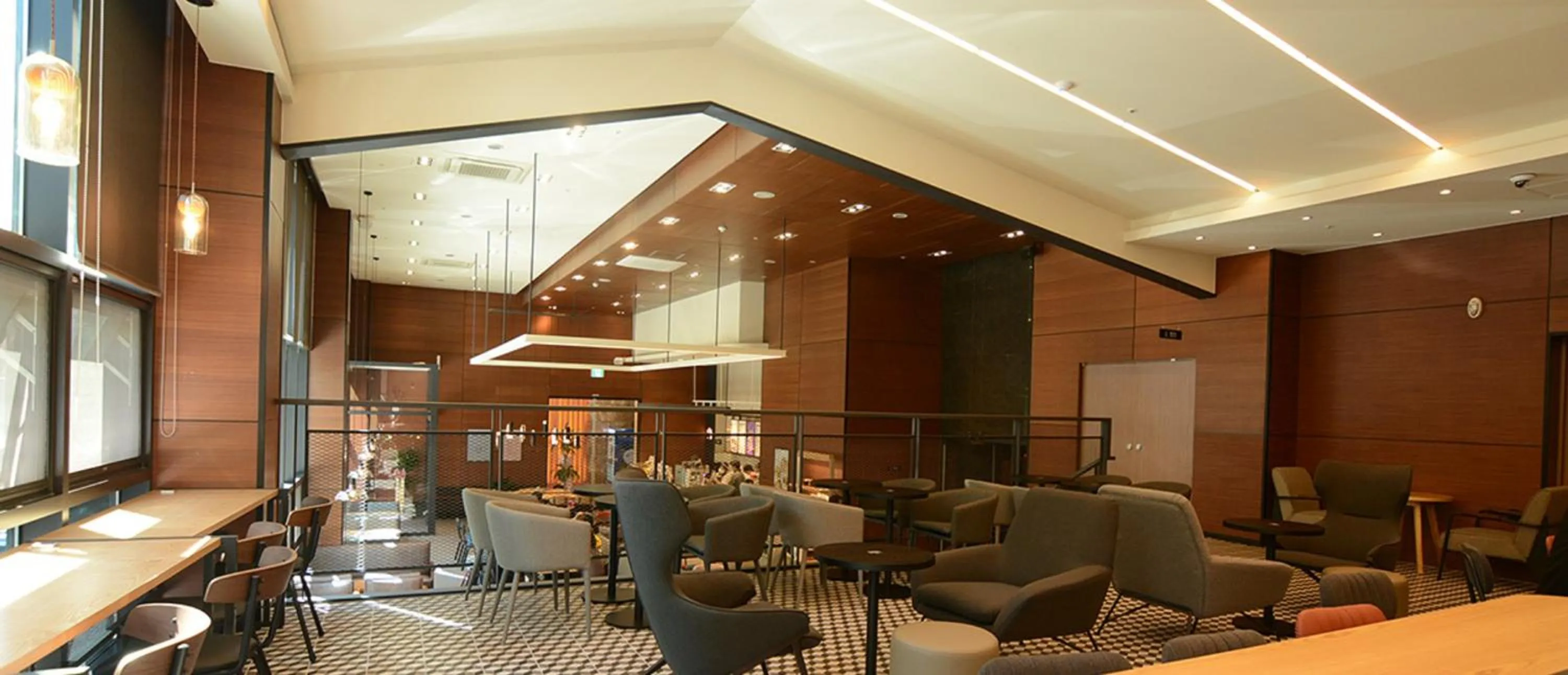 Restaurant/places to eat in Hotel Icc