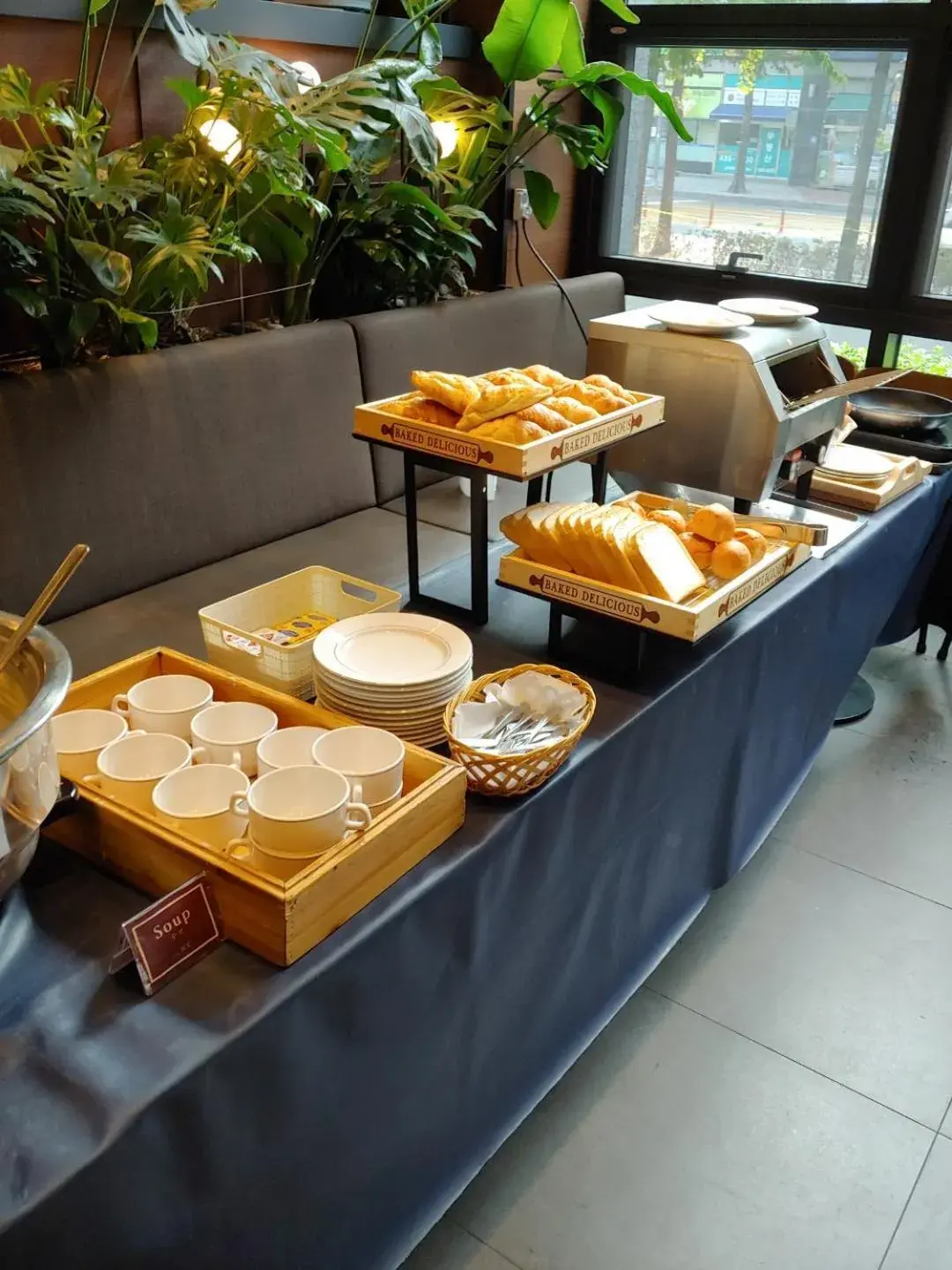 Restaurant/places to eat in Hotel Icc Restaurant/places to eat in Hotel Icc