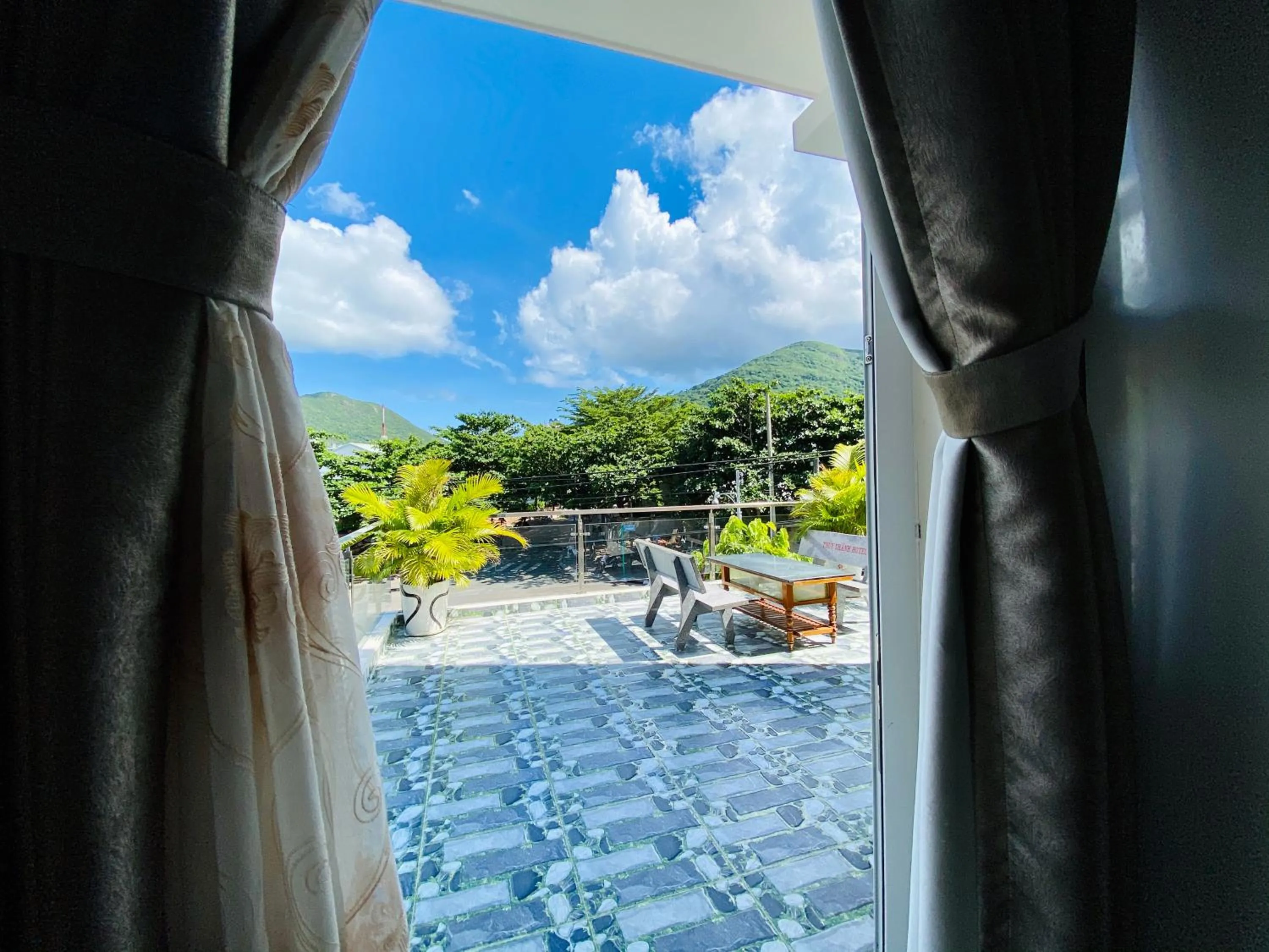 Balcony/Terrace in Thuy Thanh Hotel
