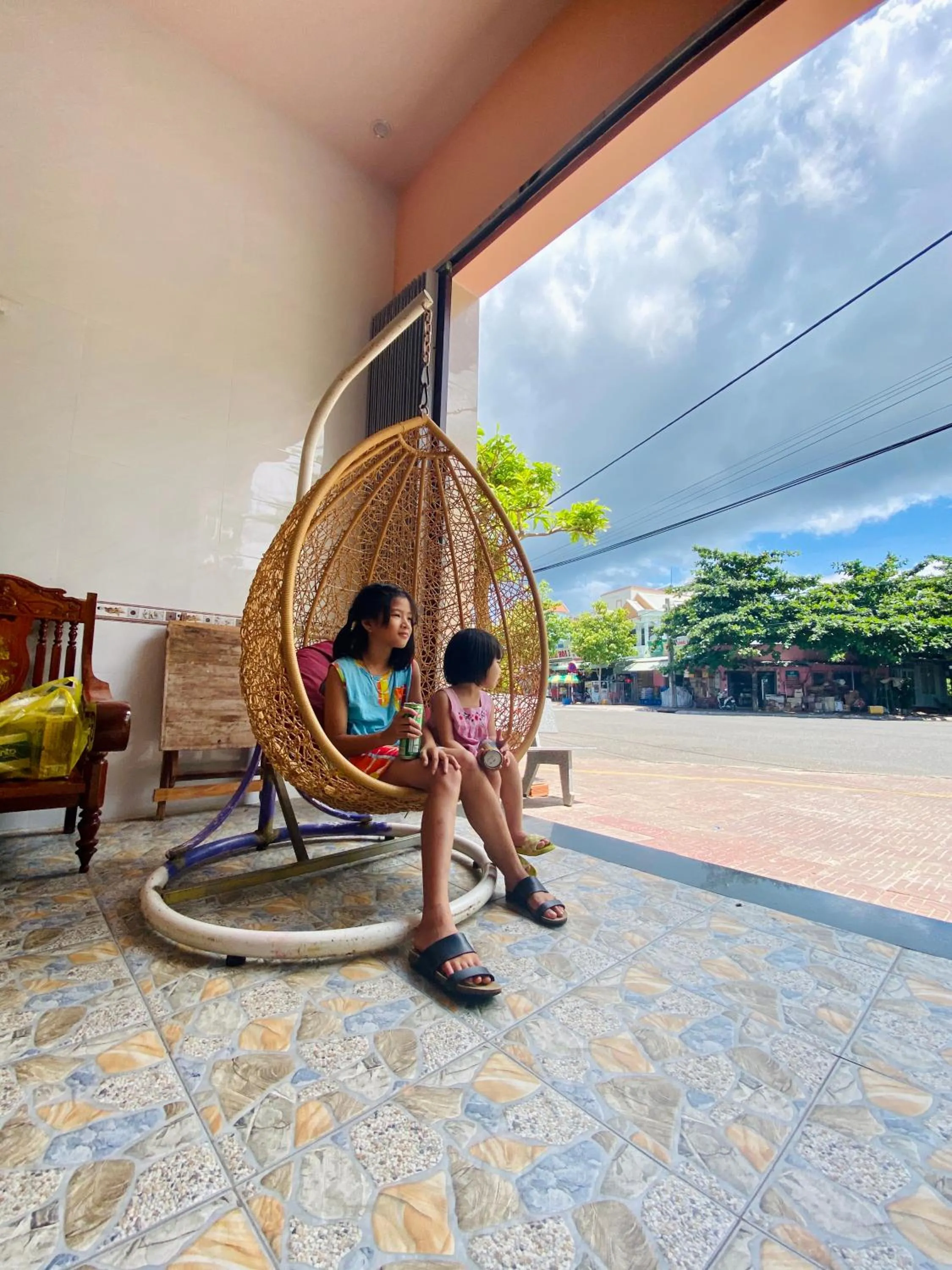 People in Thuy Thanh Hotel