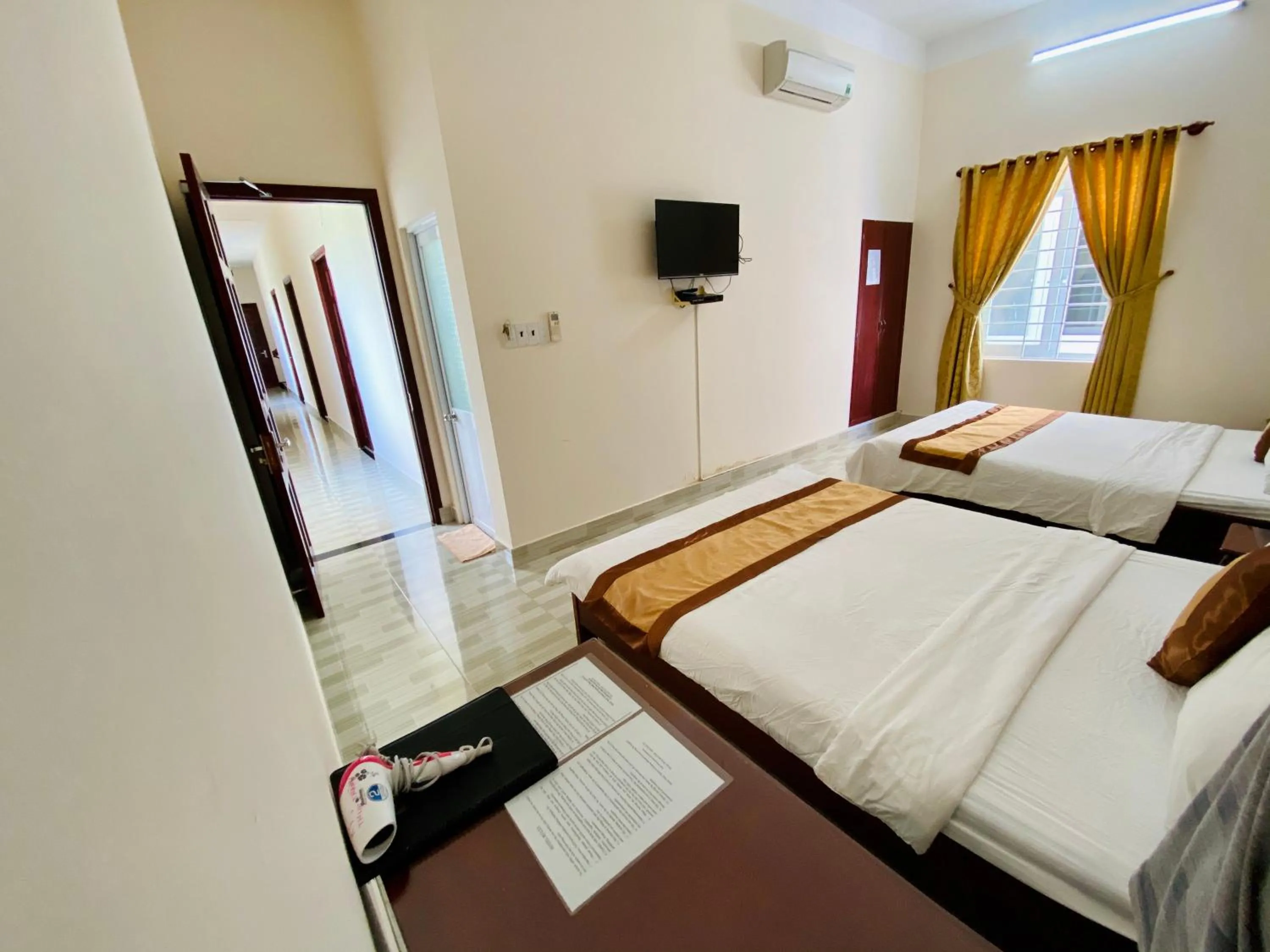 Photo of the whole room, Bed in Thuy Thanh Hotel
