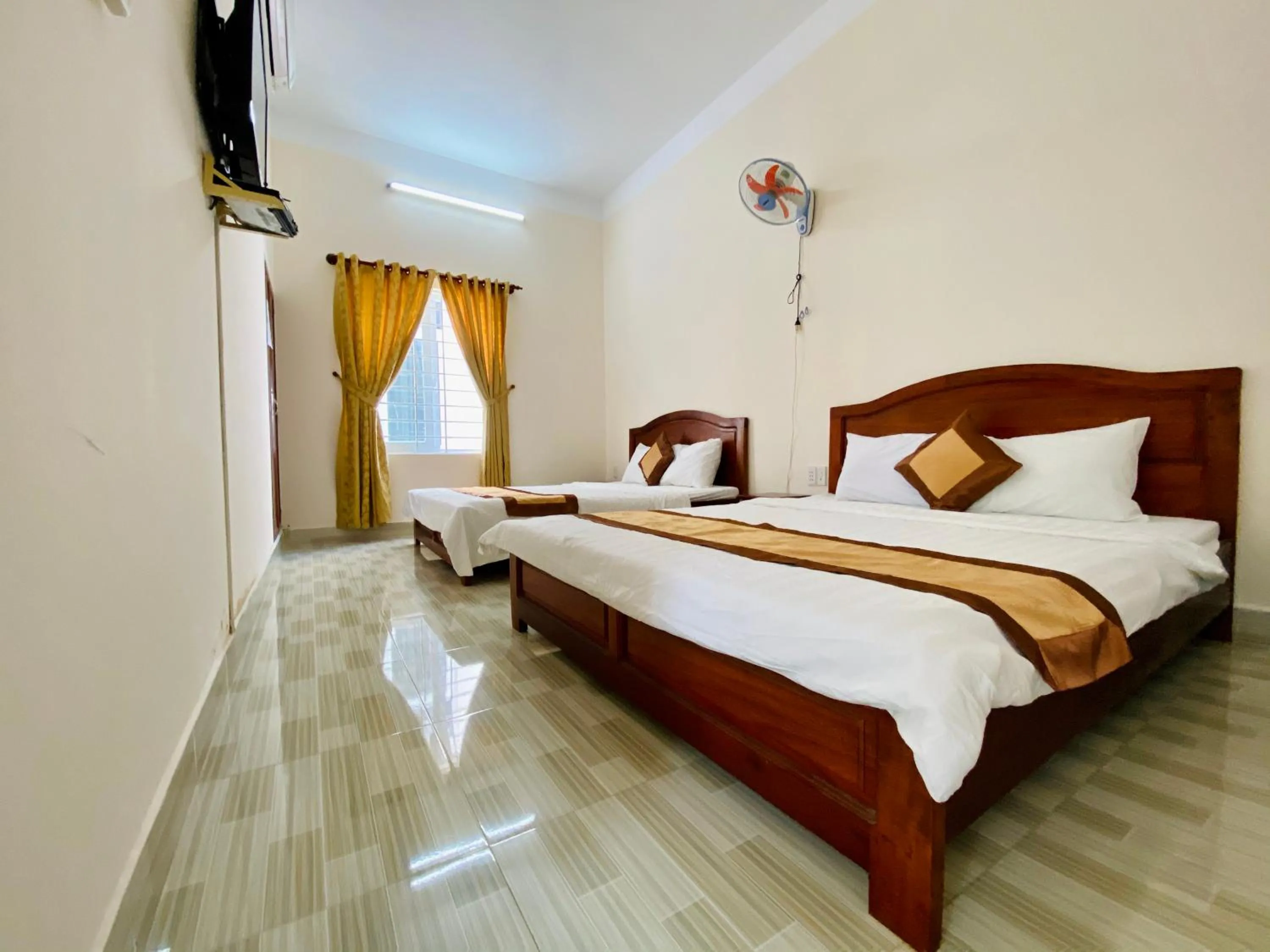 Photo of the whole room, Bed in Thuy Thanh Hotel