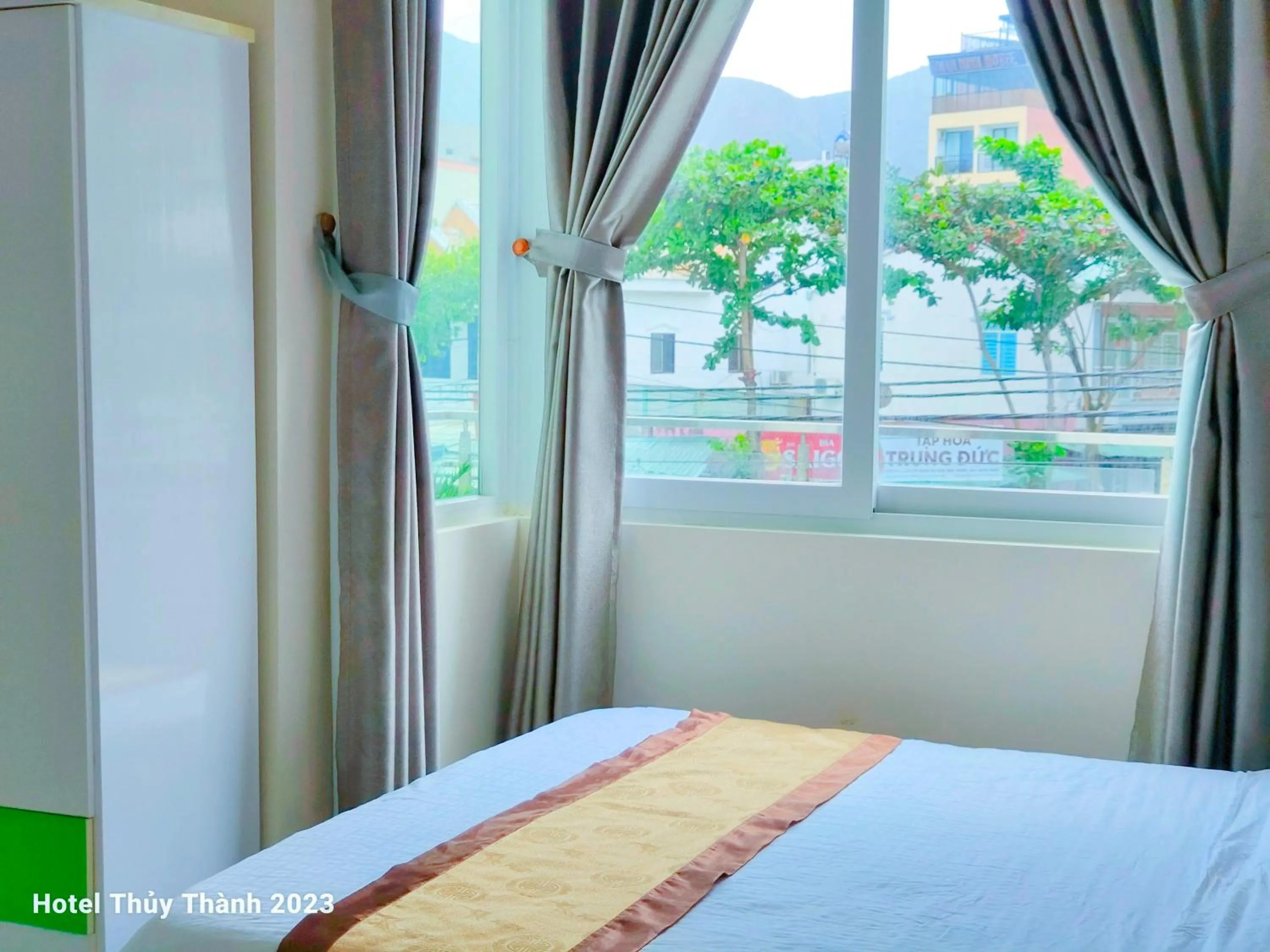 Photo of the whole room, Bed in Thuy Thanh Hotel