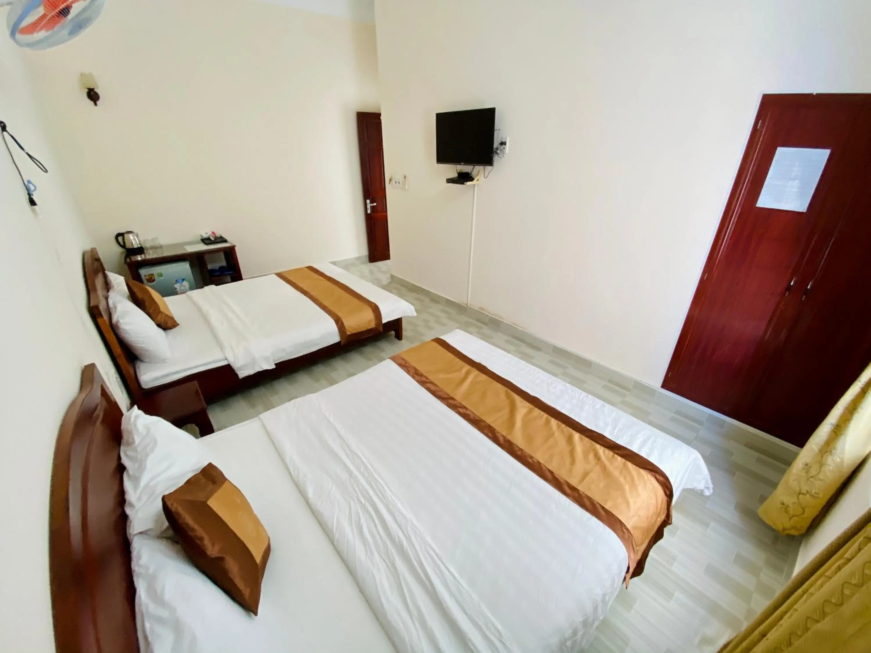 Photo of the whole room, Bed in Thuy Thanh Hotel