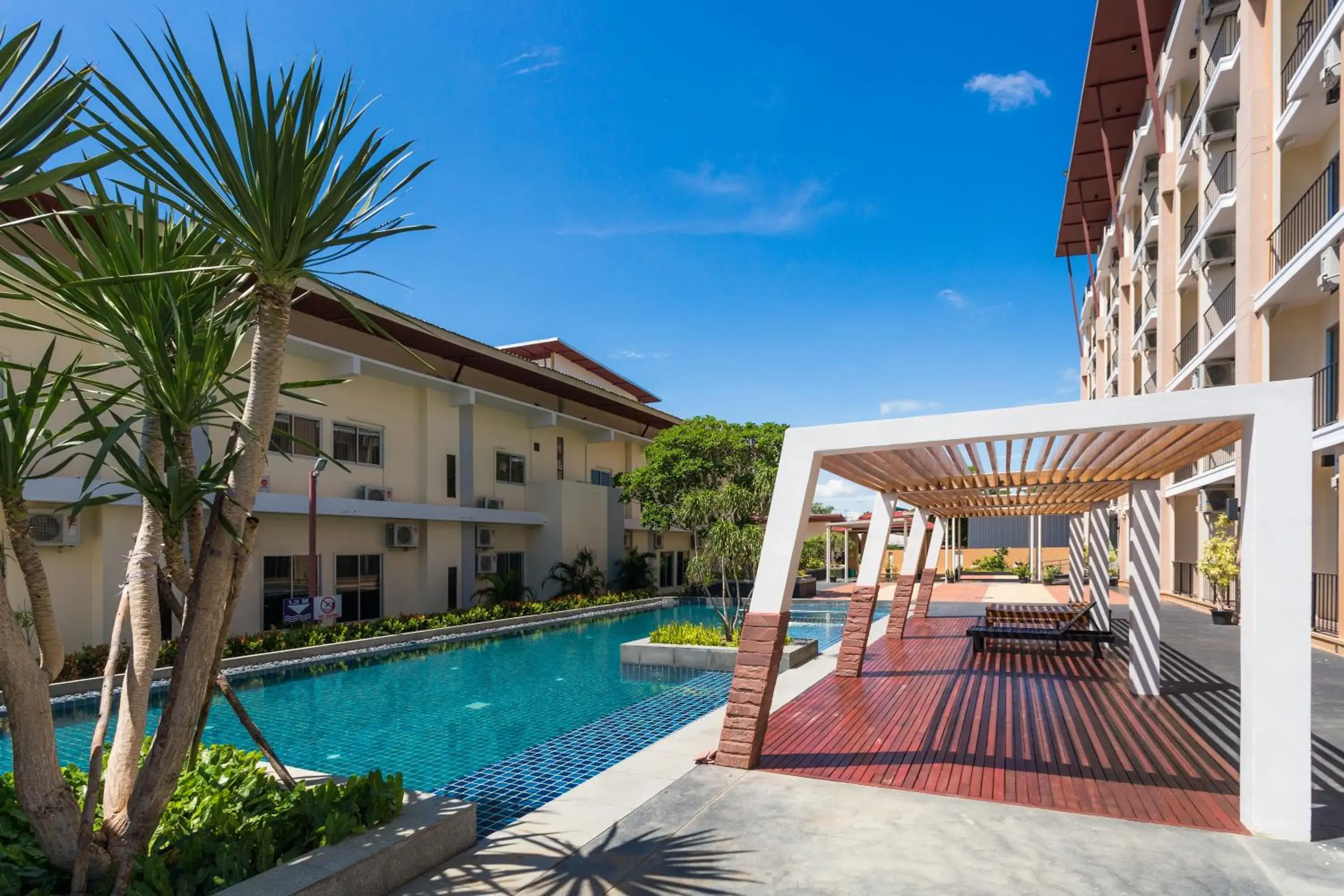 Swimming pool in Kanokan Hotel Swimming pool in Kanokan Hotel
