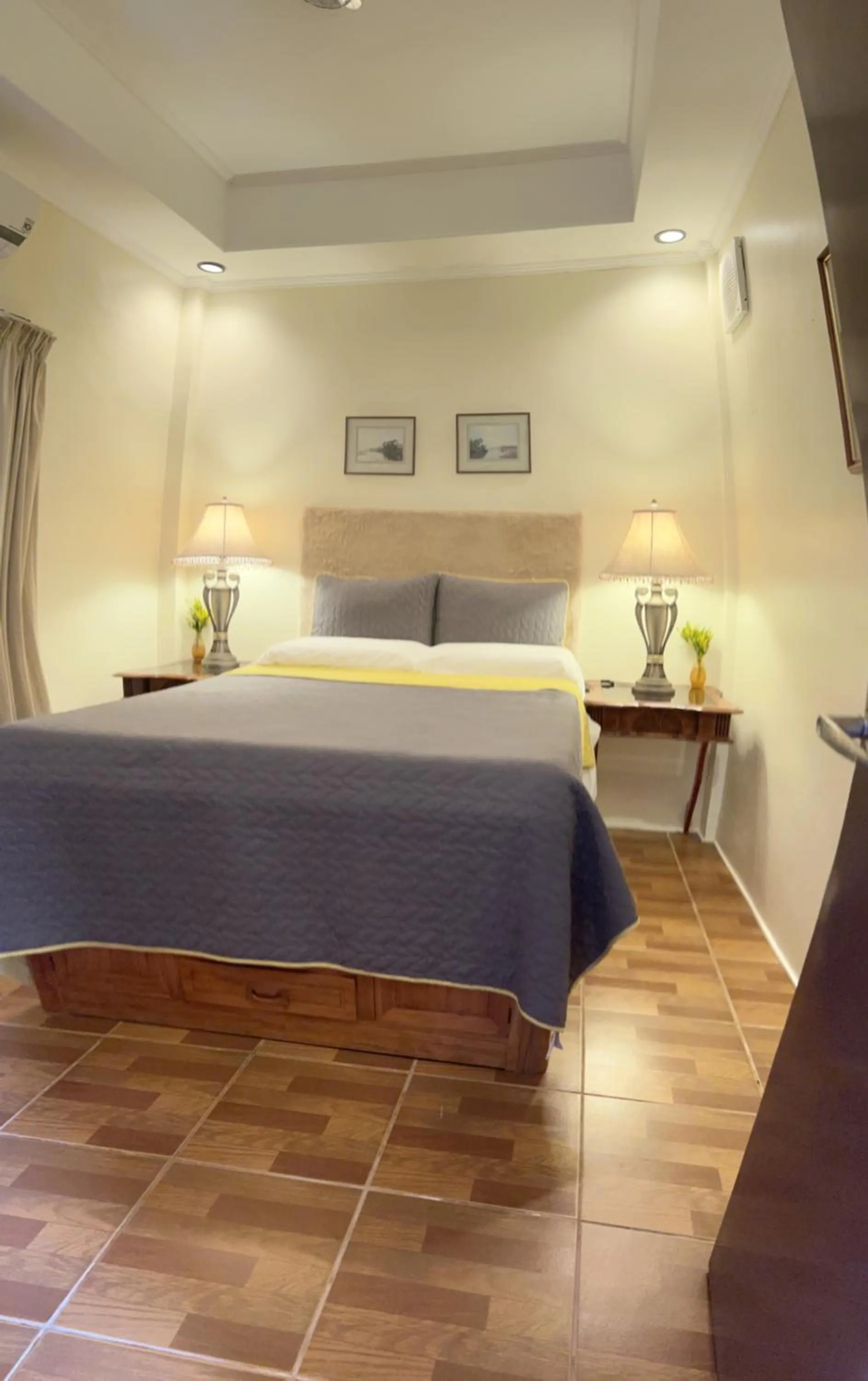 Bed in Foxy's Beach Resort