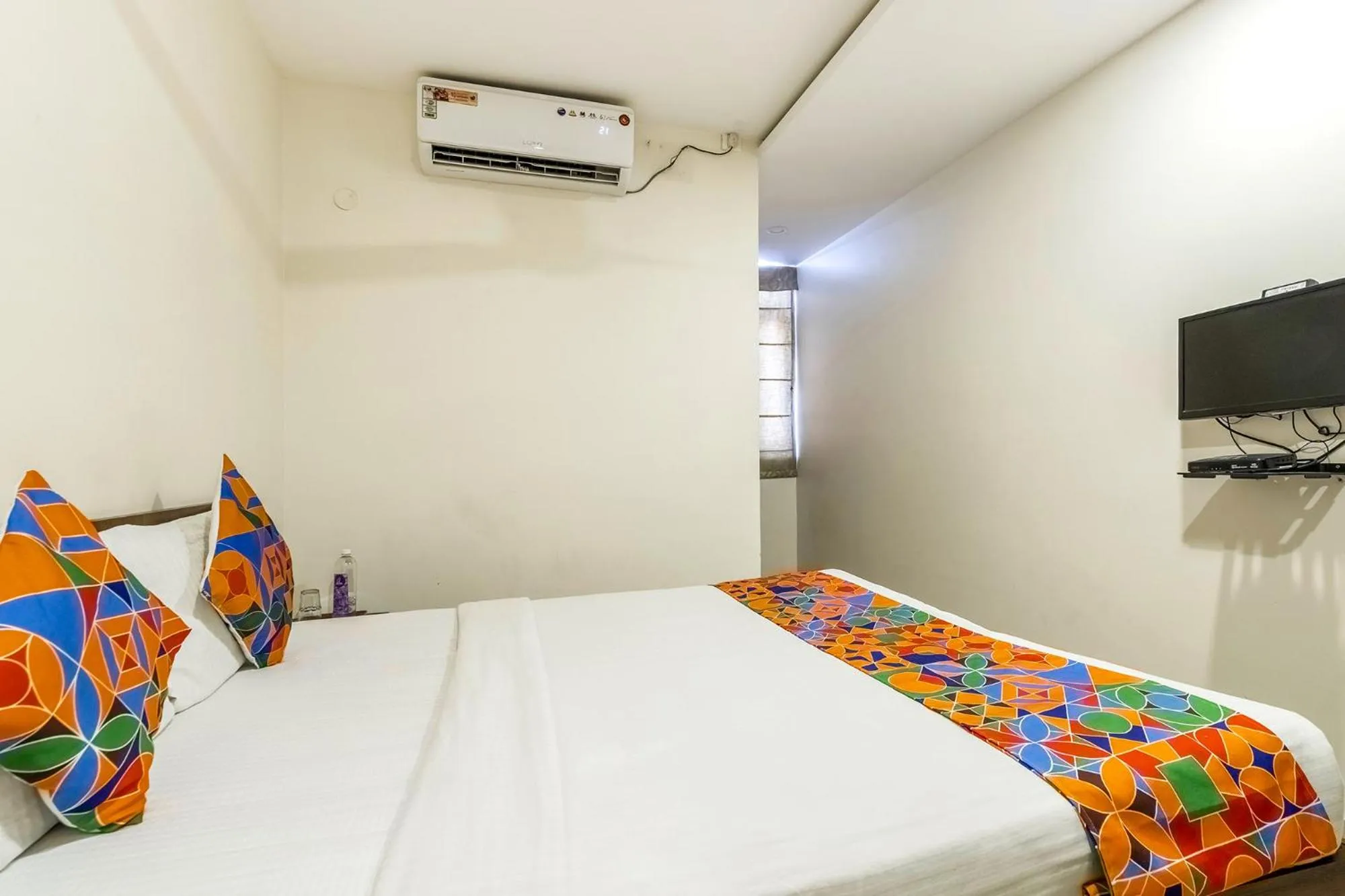 TV and multimedia, Bed in FabHotel VJR HSR