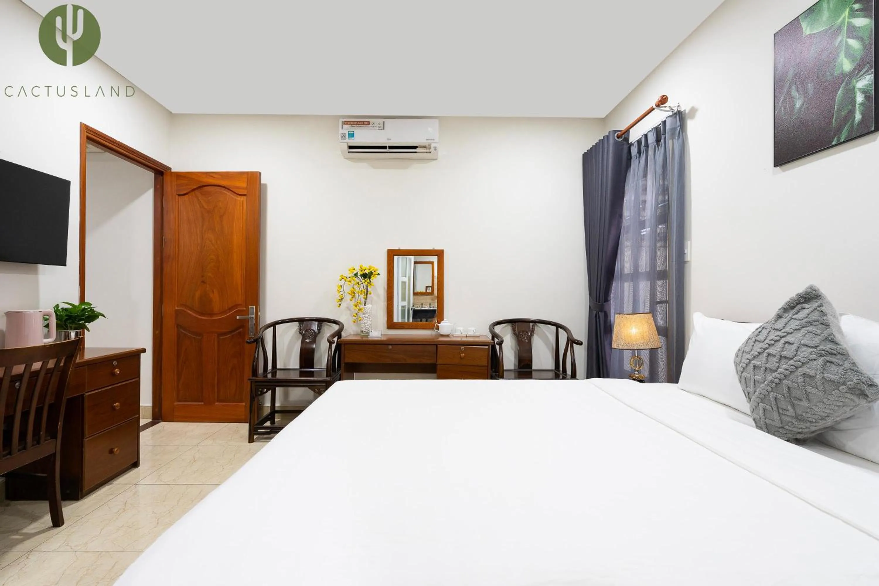 TV and multimedia, Bed in Cactusland Hotel Tan Binh Near T3 Station