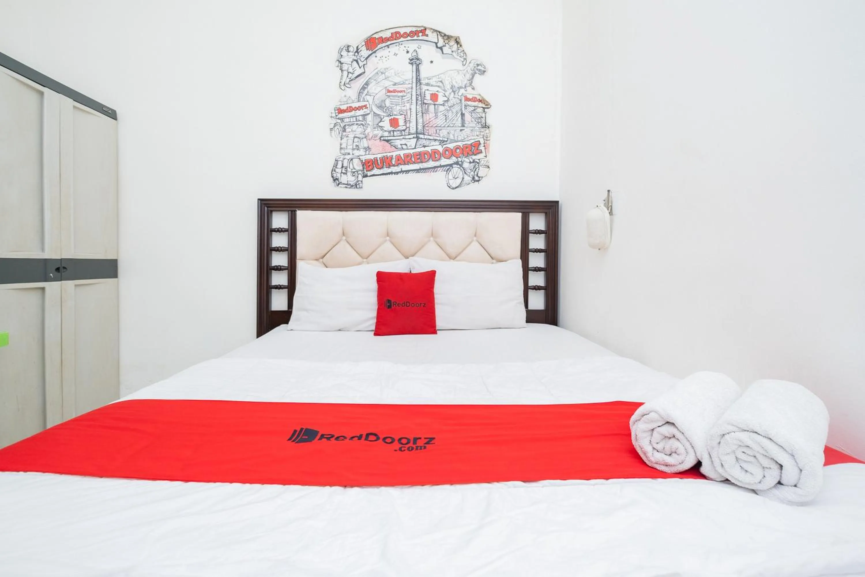 Bed in RedDoorz near STAN