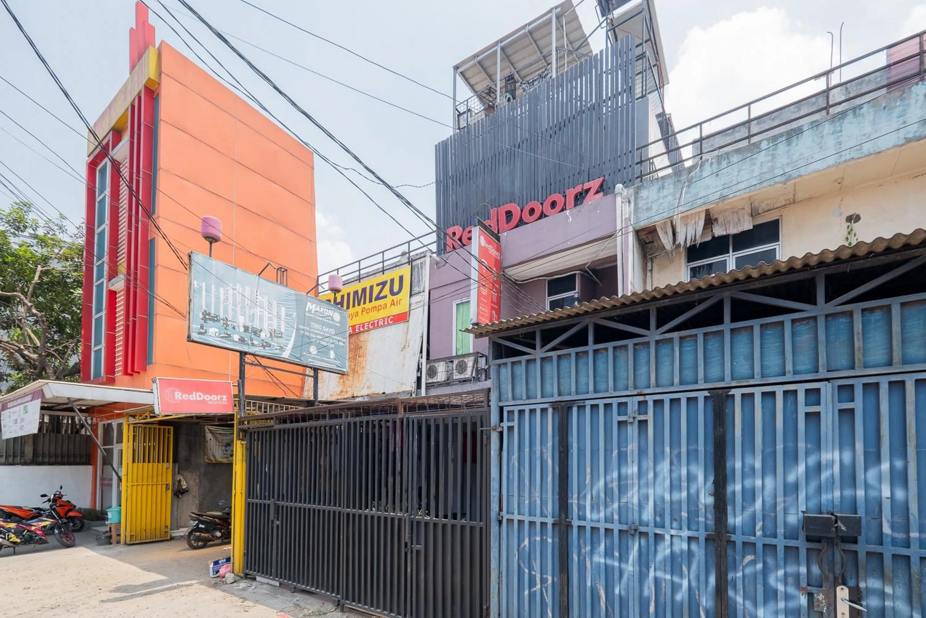 Property building in RedDoorz near STAN