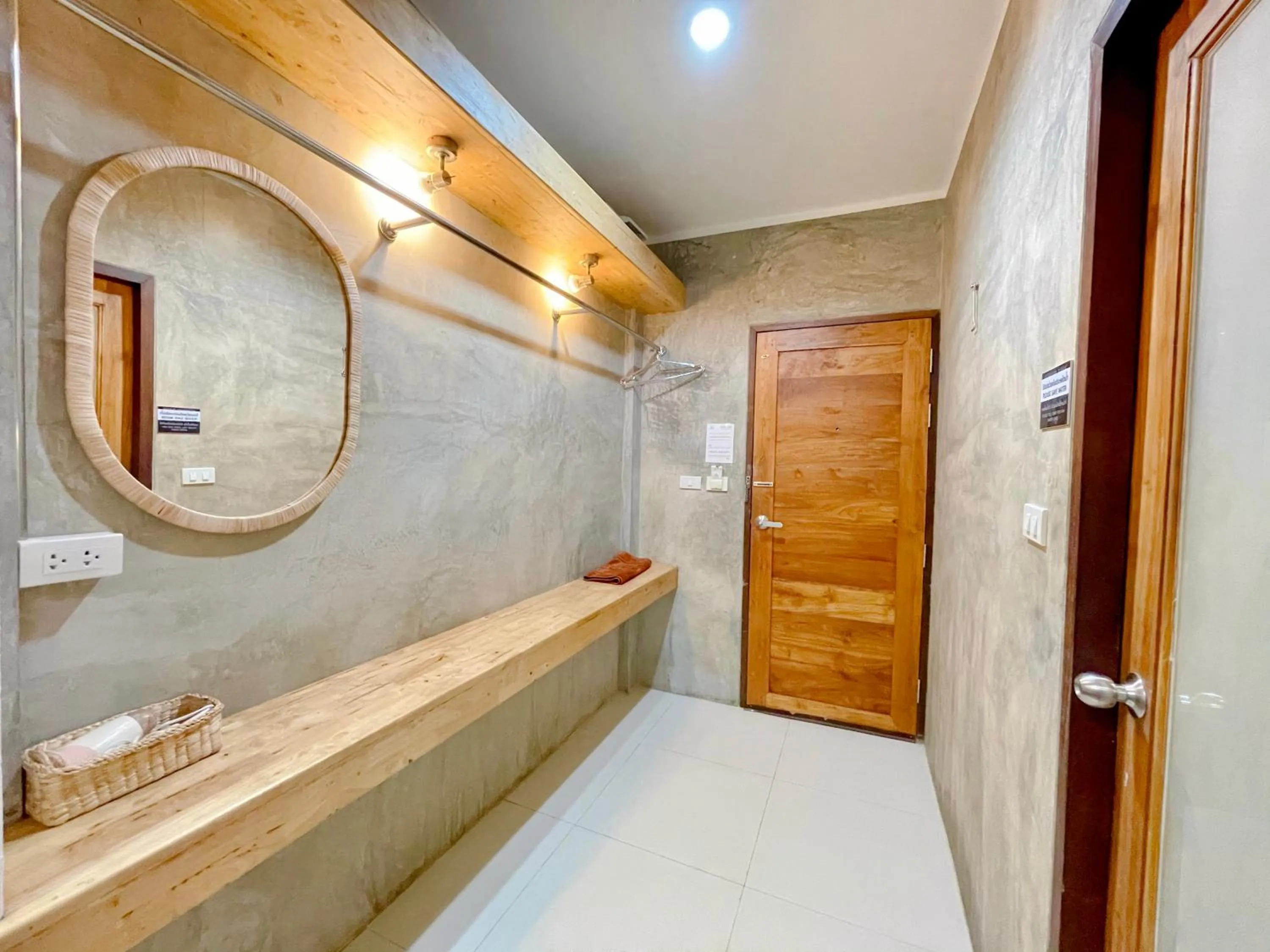 Photo of the whole room in Check-in Resort Koh Larn