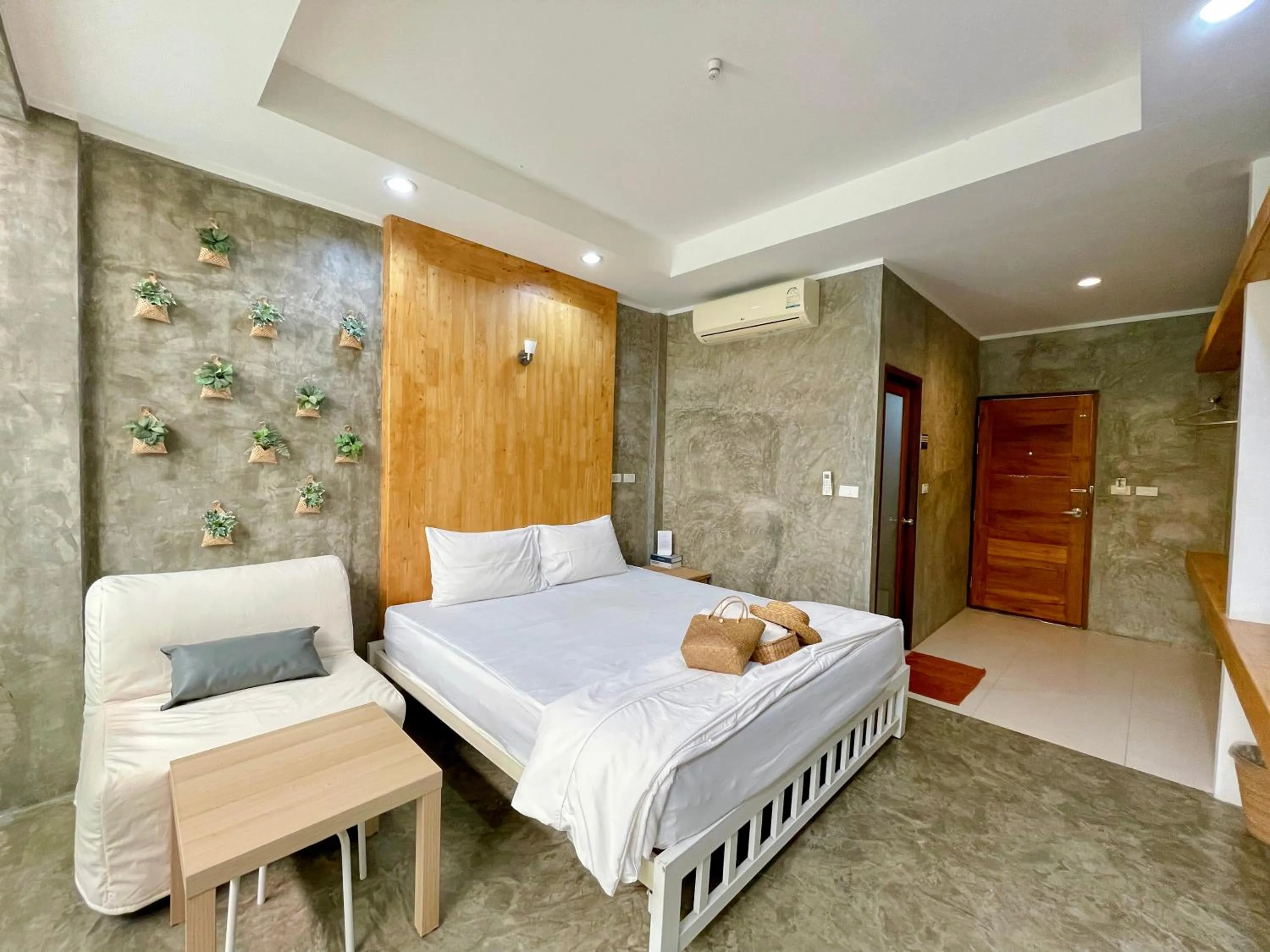 Bed in Check-in Resort Koh Larn