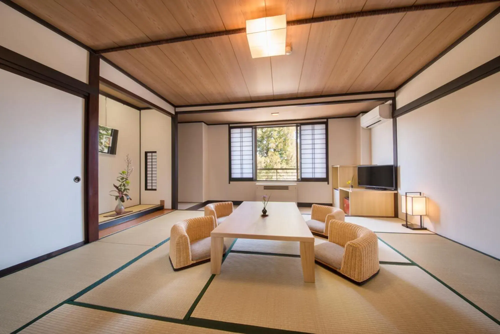 Photo of the whole room in Oribana Photo of the whole room in Oribana