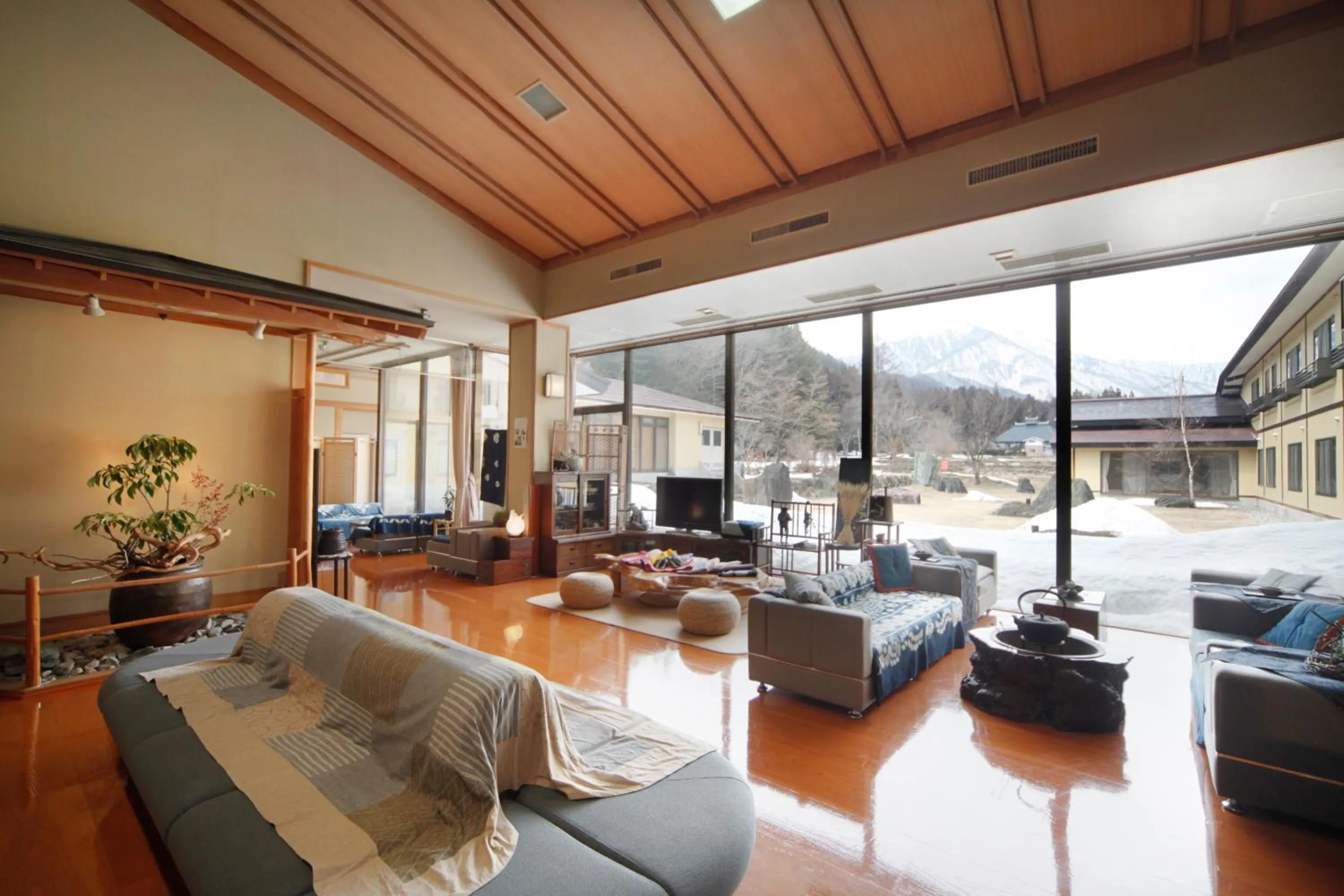 Lobby or reception in Oribana