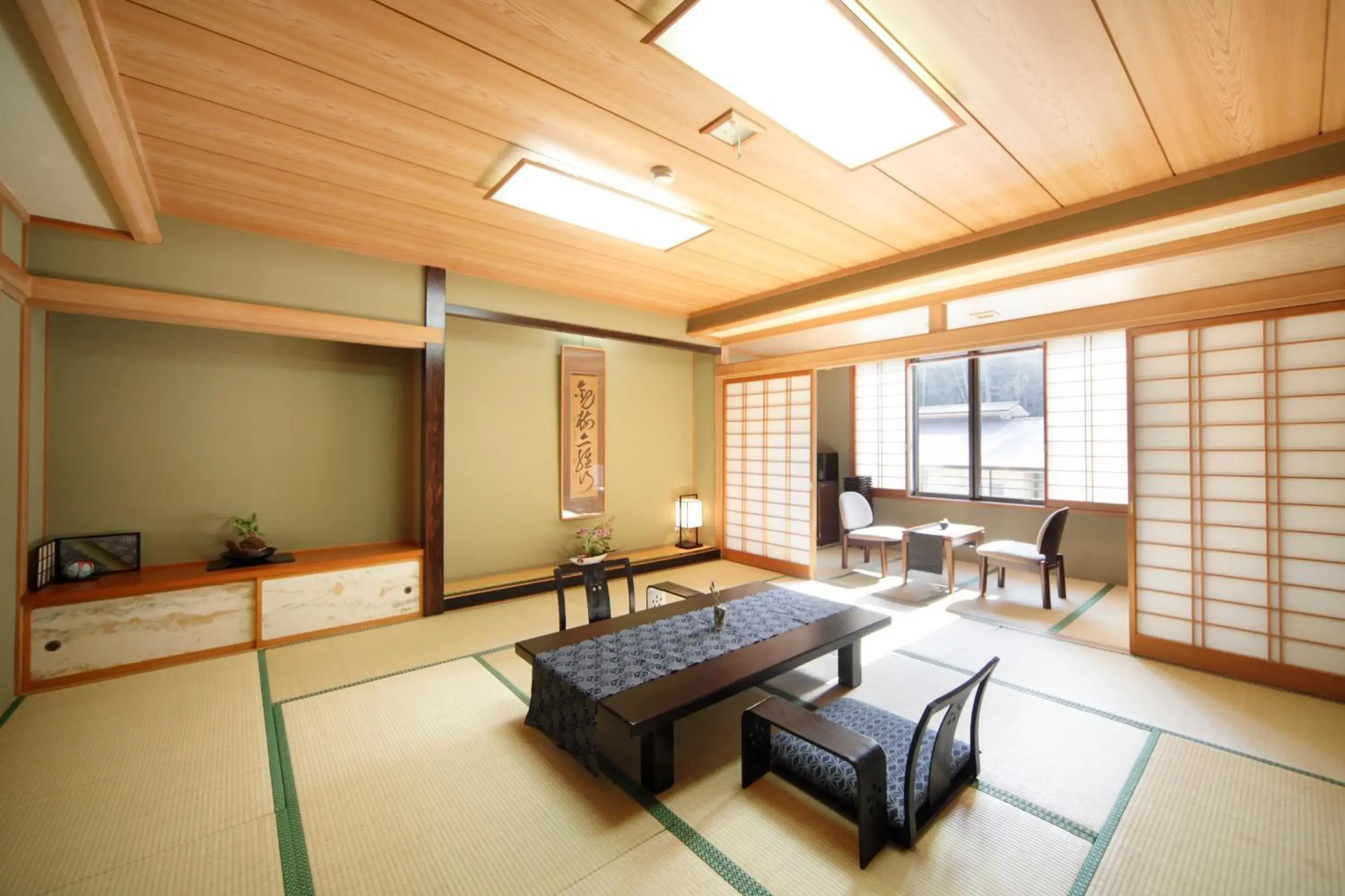 Photo of the whole room in Oribana Photo of the whole room in Oribana