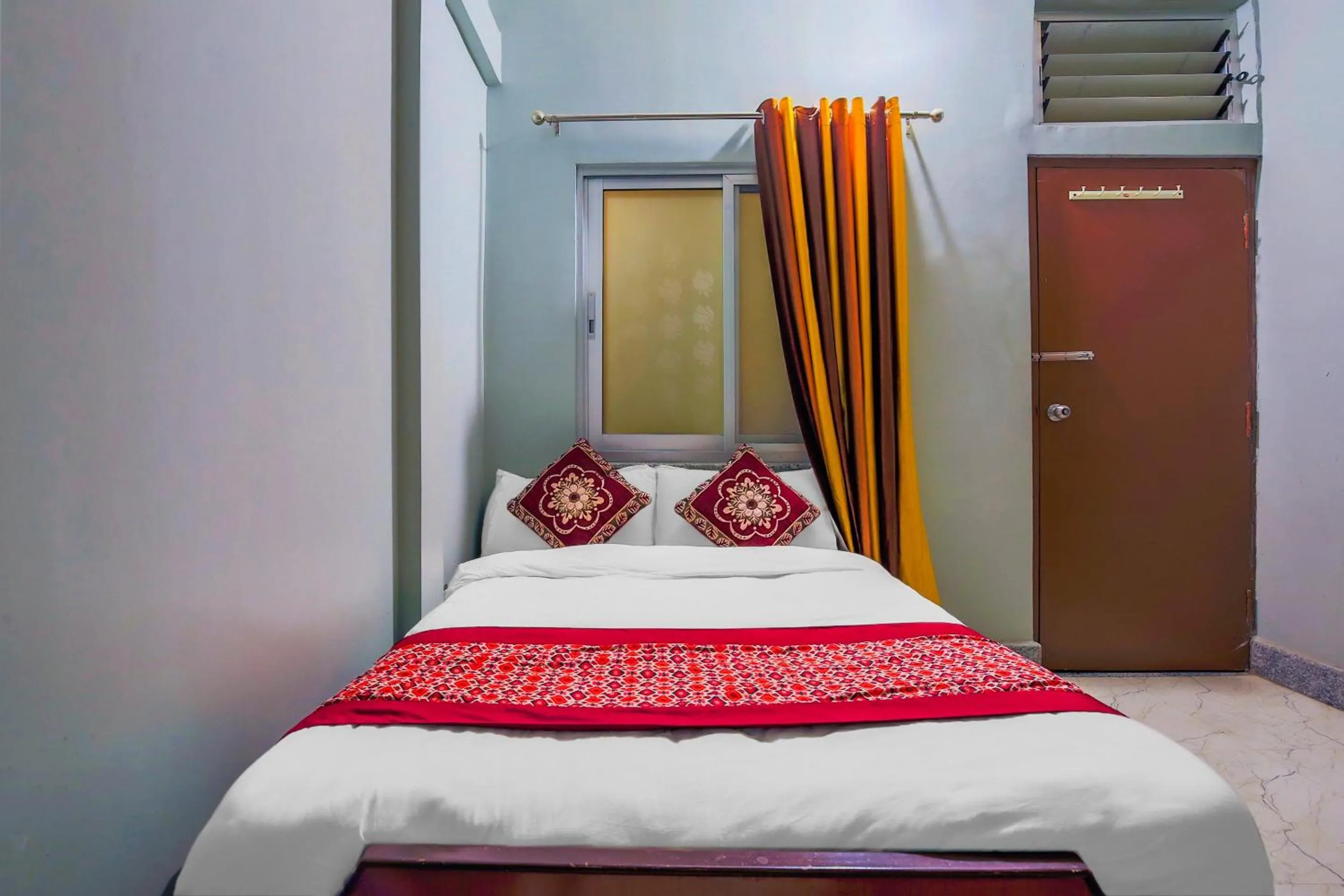 Bedroom in Hotel Diamond