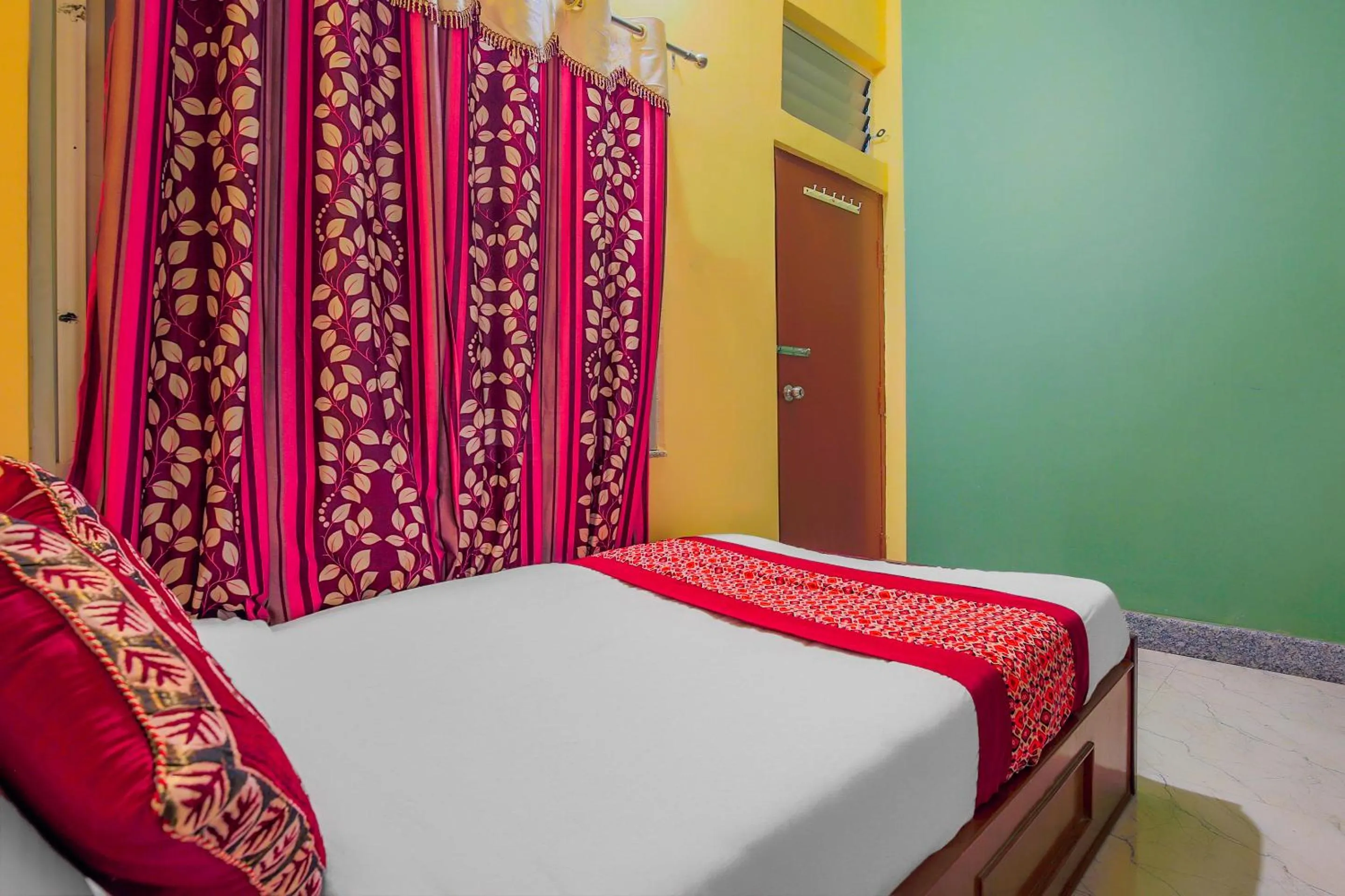 Bedroom in Hotel Diamond