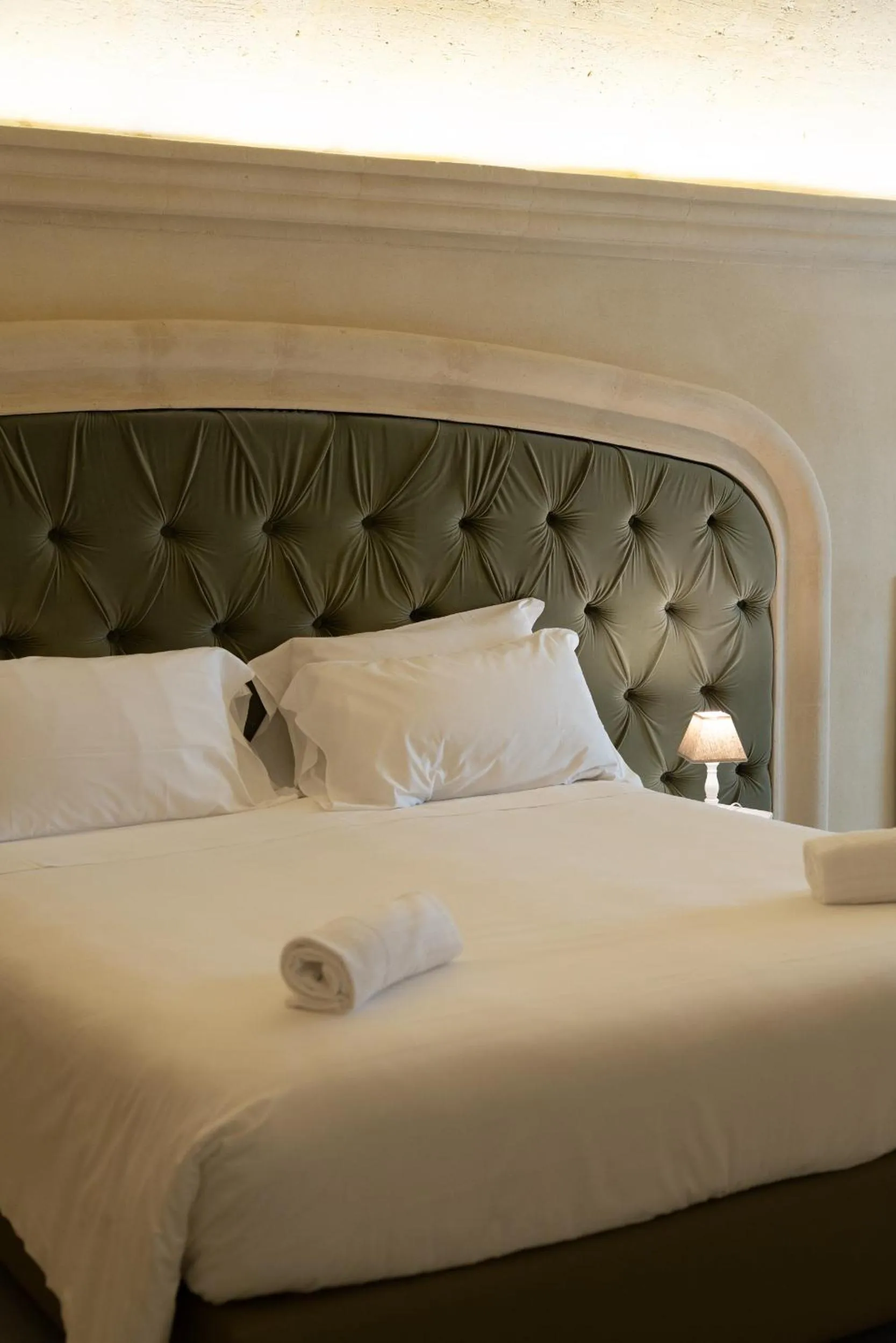 Bed in Palazzo Del Duca Hotel & Restaurant