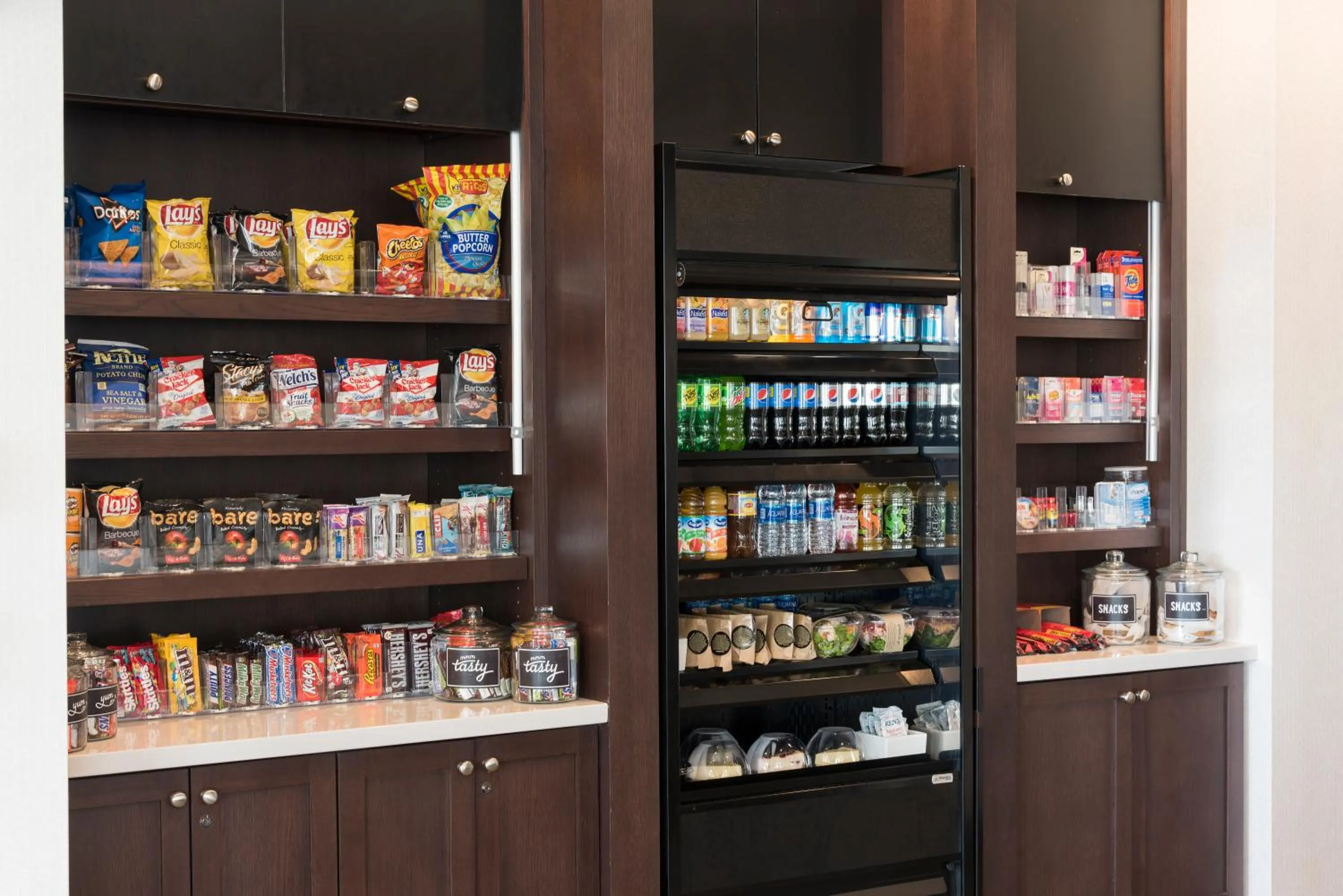 Shopping Area in Hyatt Place Sarasota/Lakewood Ranch