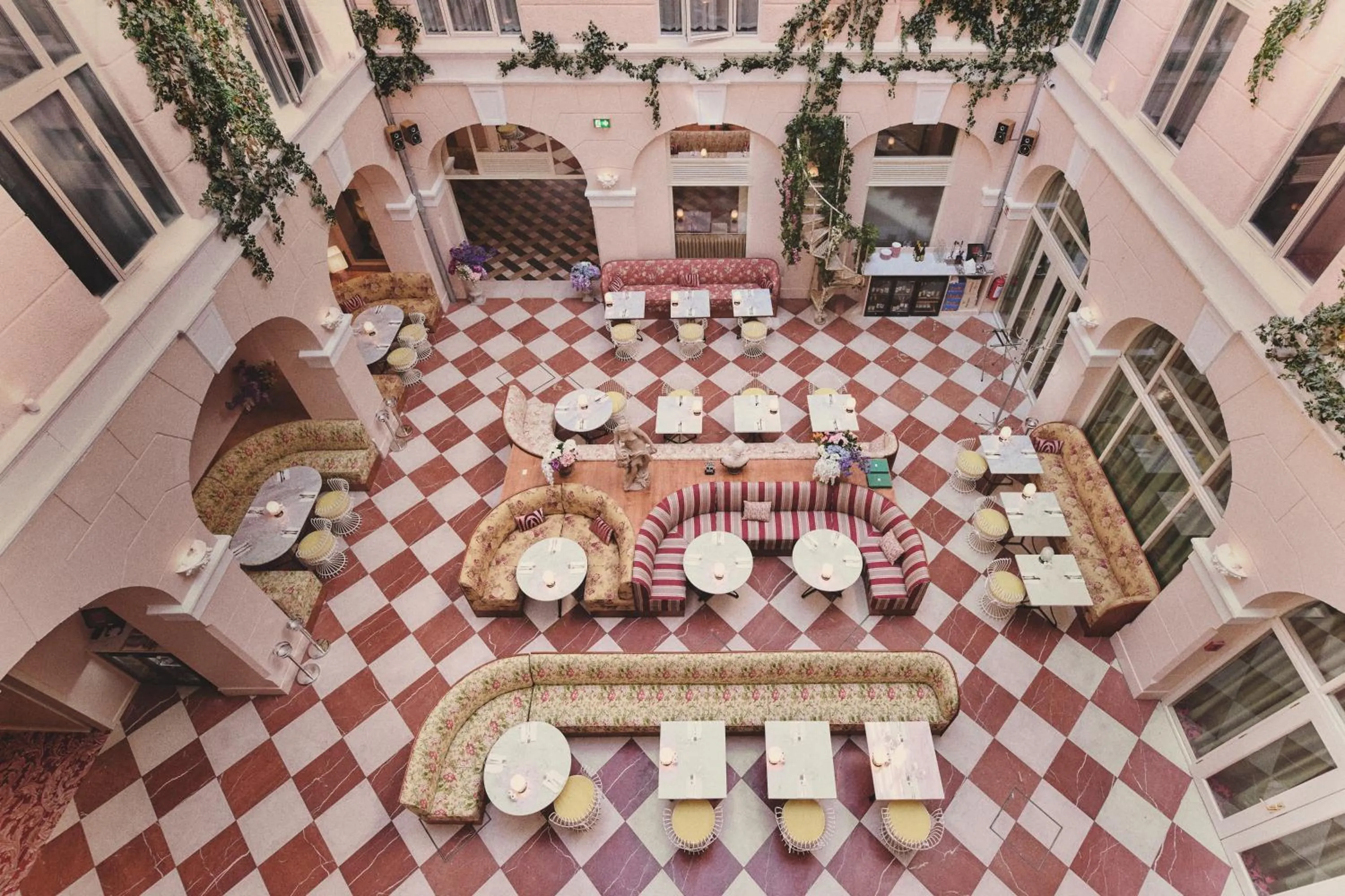 Restaurant/places to eat in Hotel Kong Frederik