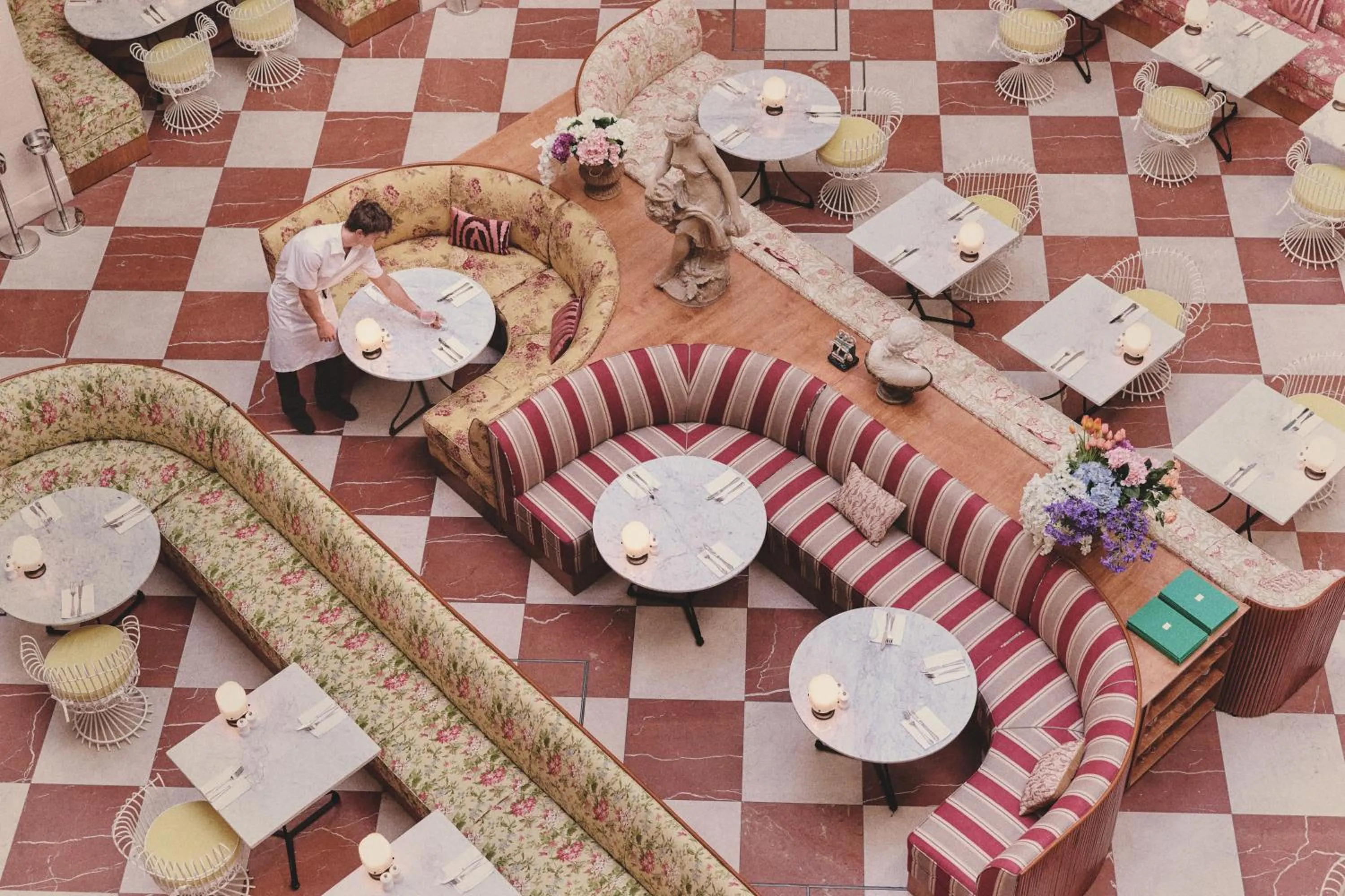 Restaurant/places to eat in Hotel Bella Grande