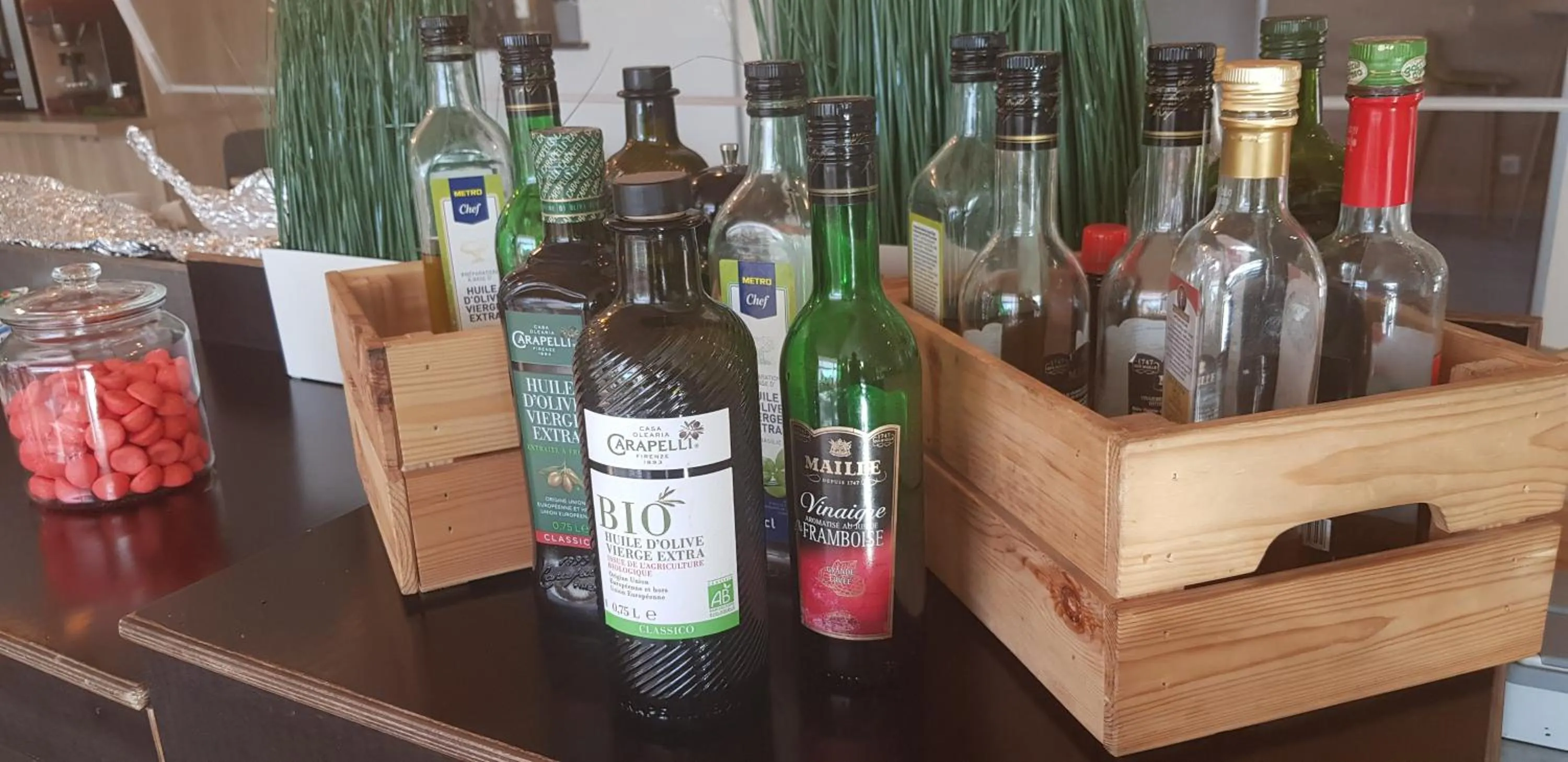 Restaurant/places to eat in The Originals City Hôtel Marseille Aéroport