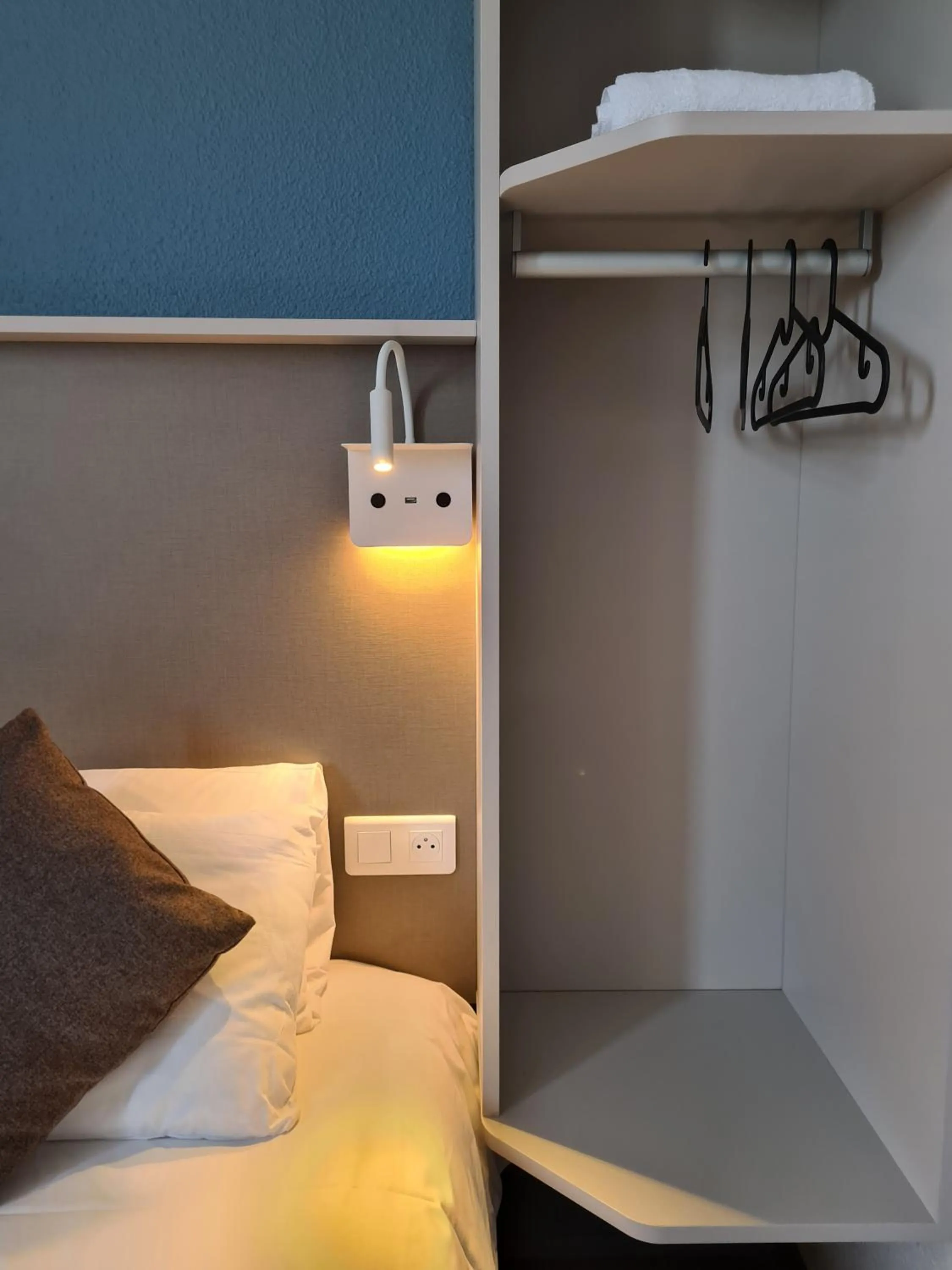 Bedroom, Bed in The Originals City Hôtel Marseille Aéroport