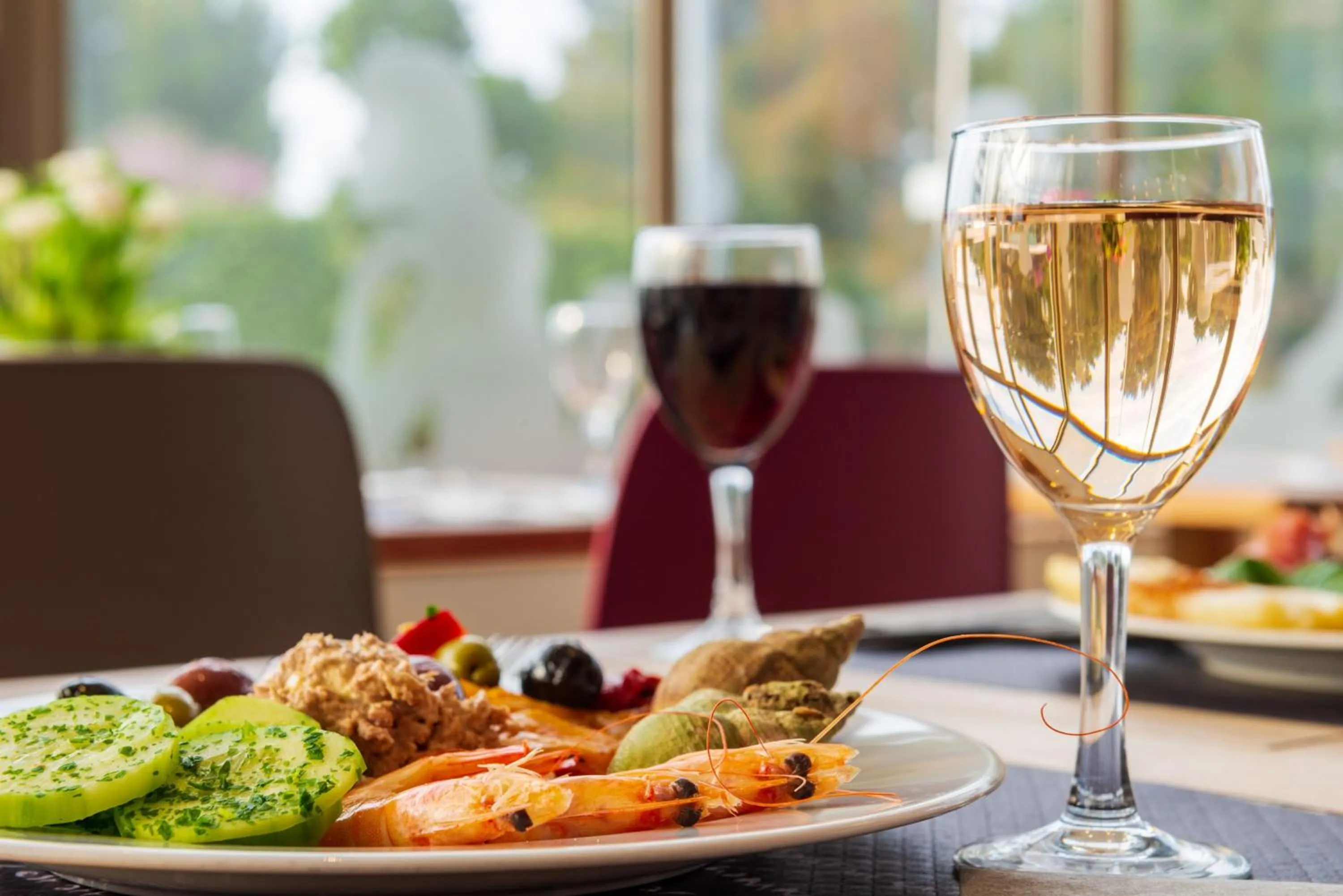 Food and drinks in The Originals City Hôtel Marseille Aéroport