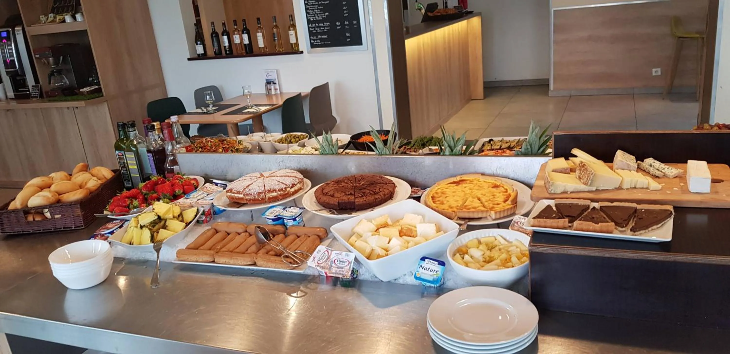 Dinner in The Originals City Hôtel Marseille Aéroport