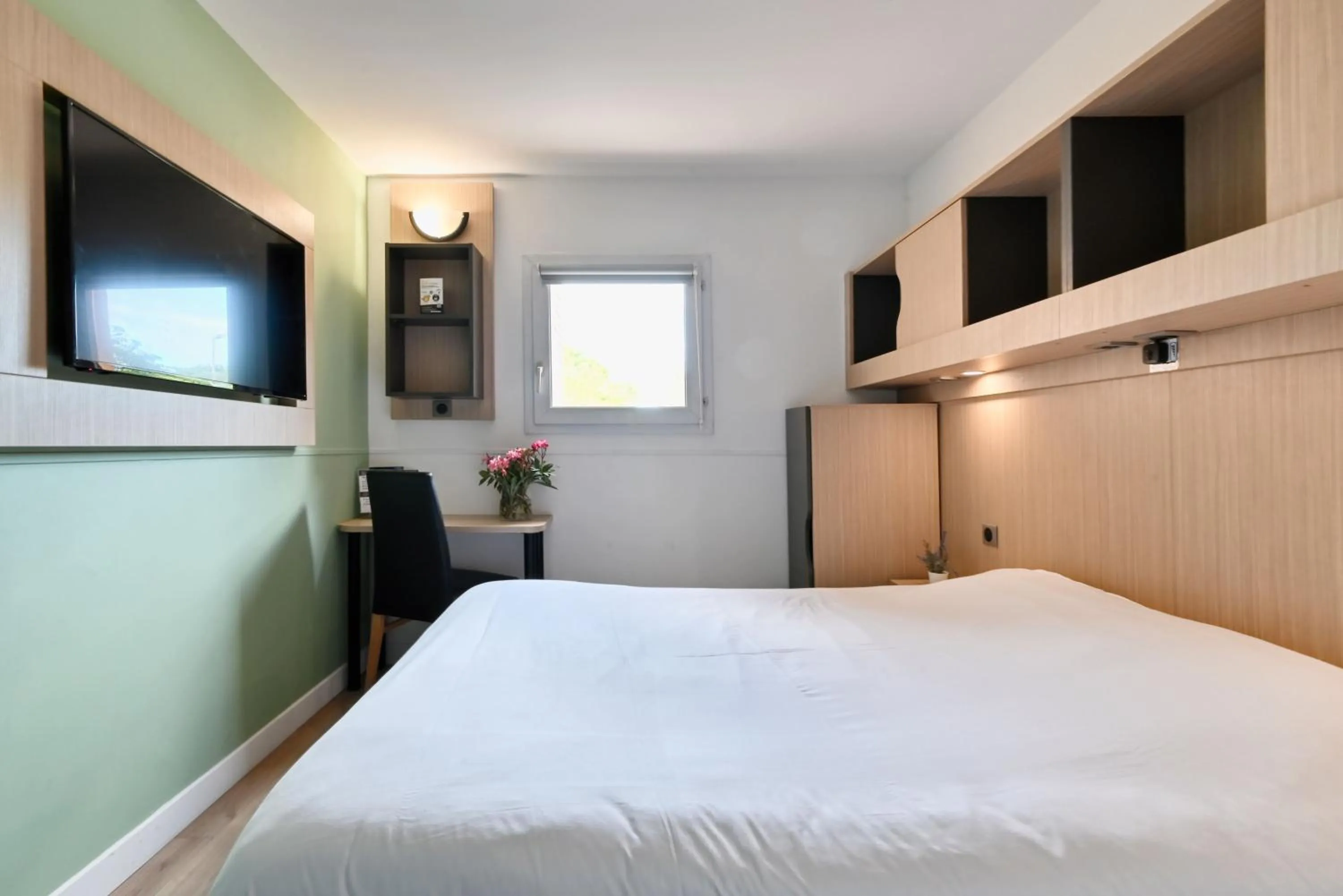 Bedroom, Bed in Villa Martégale Hôtel Restaurant