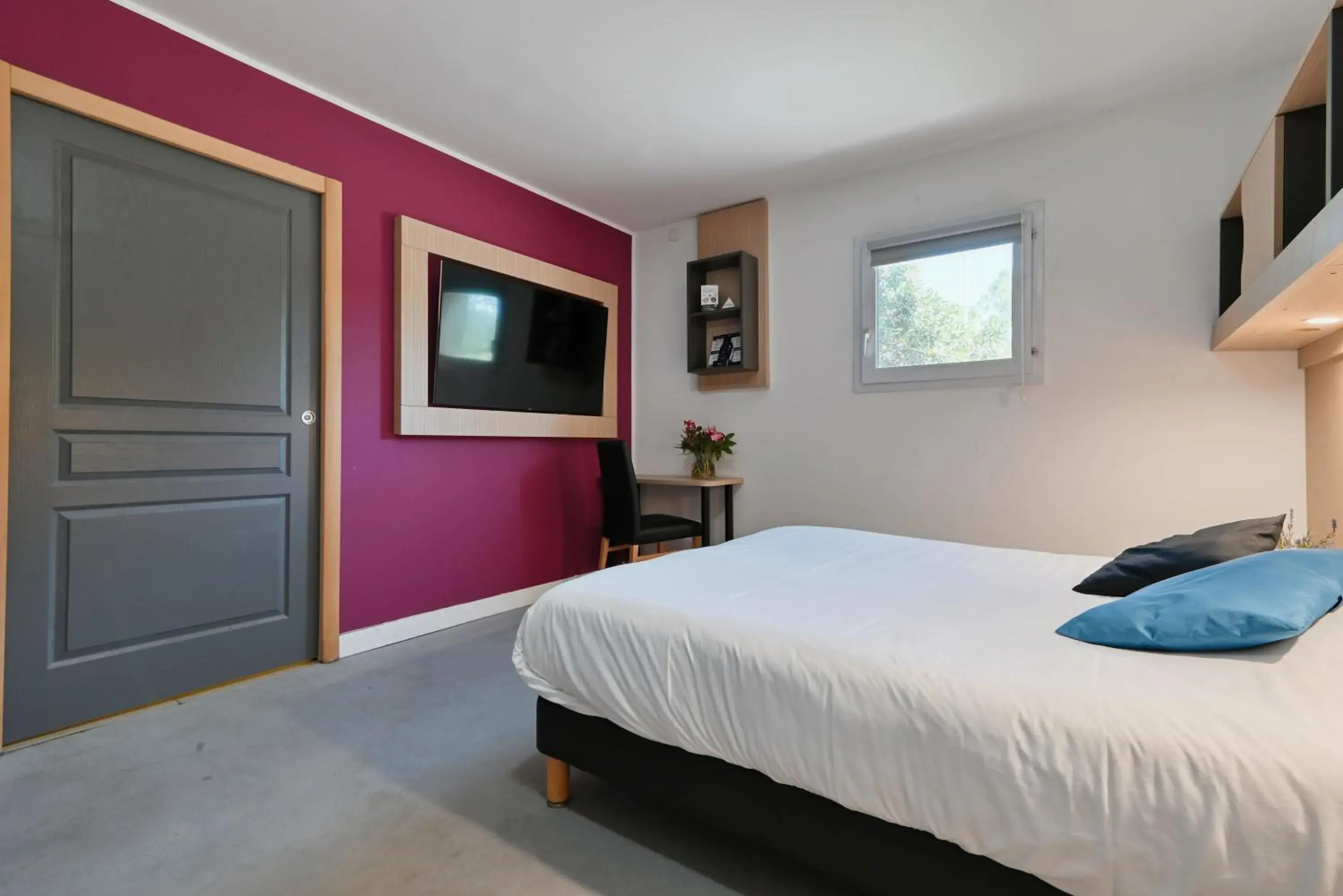 Bedroom, Bed in Villa Martégale Hôtel Restaurant Bedroom, Bed in Villa Martégale Hôtel Restaurant