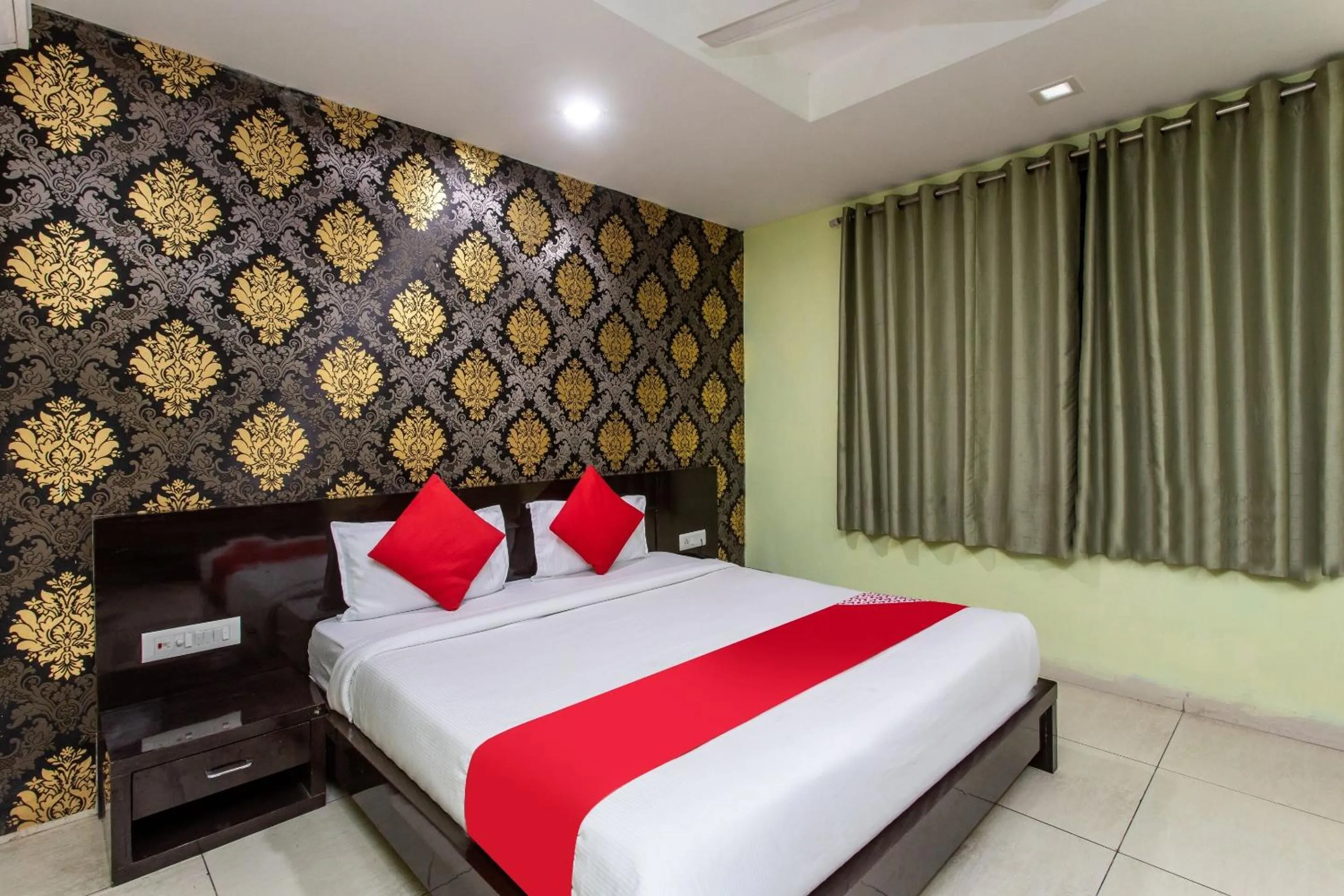 Bedroom, Bed in Capital O Swan Paradise