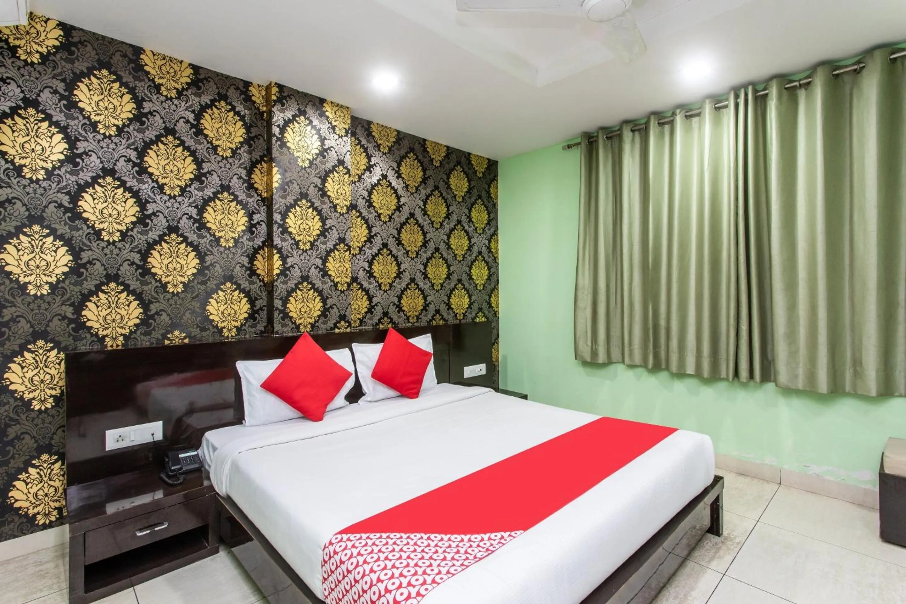 Bedroom, Bed in Capital O Swan Paradise